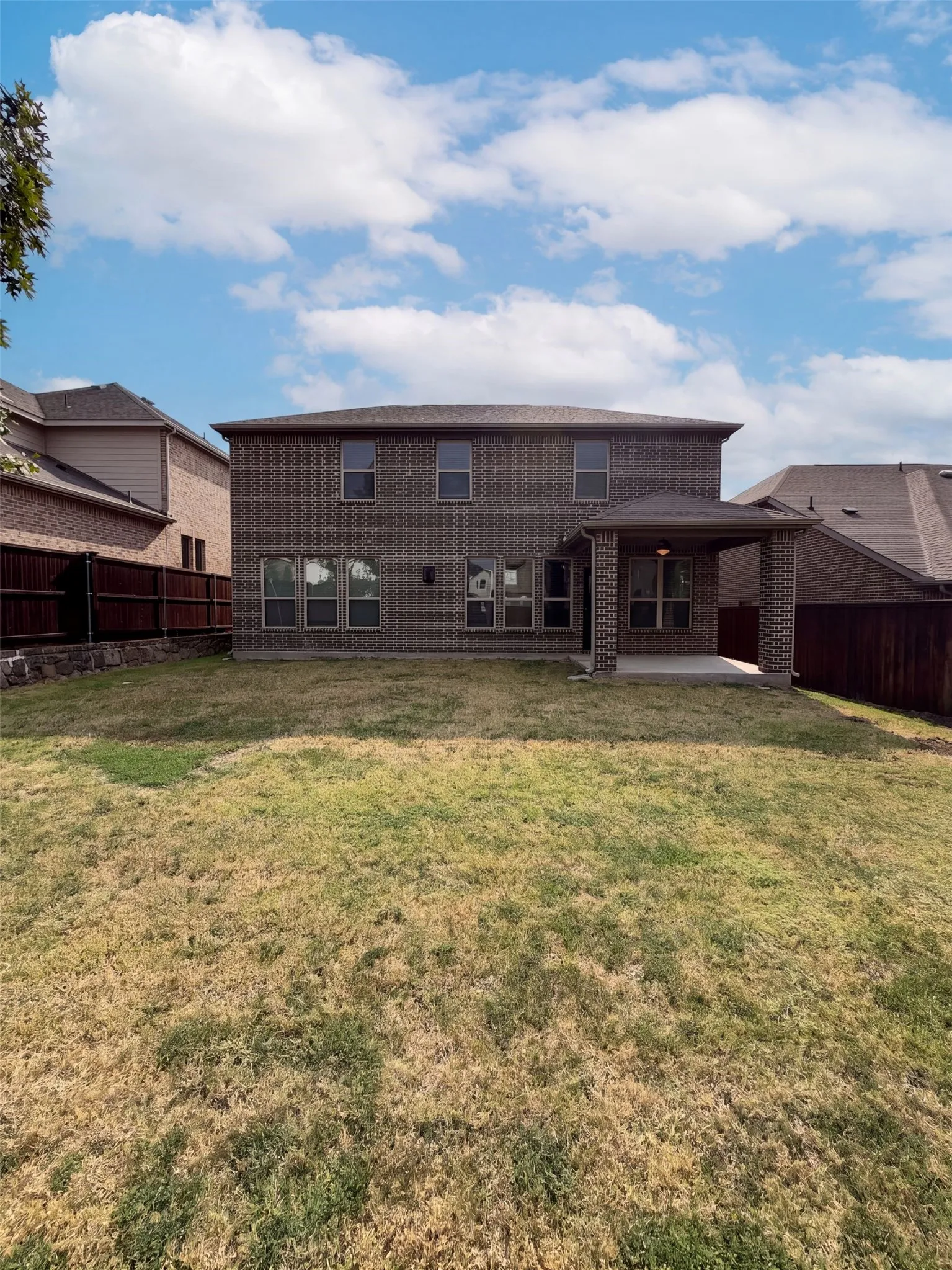 Single Family Residence For Sale in Denton County , 1421 Prairie Lake Court, Lewisville, Texas 75010, 4 Bedroom, 4 Bathroom, 2 Garage spaces, 2,704 Sqft, built in 2018, mls#21371181, Real Estate Agent in Lewisville, Homes For Sale in Denton county, Homes For Sale in Lewisville, Realtor in Lewisville Texas, Real Estate Brokerage Independent Realty Texas, Luminita Cordes Realtor