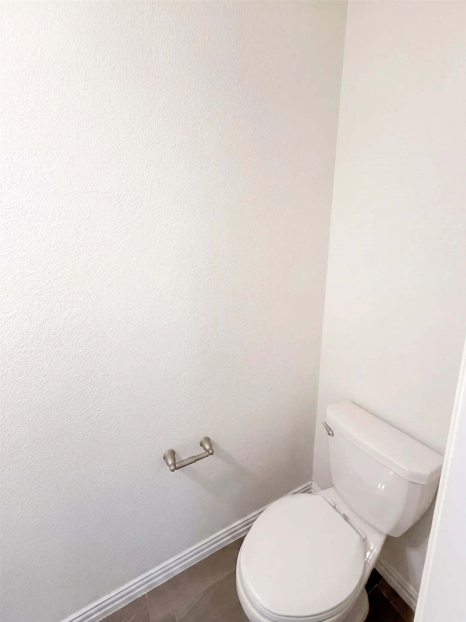 Single Family Residence For Sale in Denton County , 1421 Prairie Lake Court, Lewisville, Texas 75010, 4 Bedroom, 4 Bathroom, 2 Garage spaces, 2,704 Sqft, built in 2018, mls#21371181, Real Estate Agent in Lewisville, Homes For Sale in Denton county, Homes For Sale in Lewisville, Realtor in Lewisville Texas, Real Estate Brokerage Independent Realty Texas, Luminita Cordes Realtor