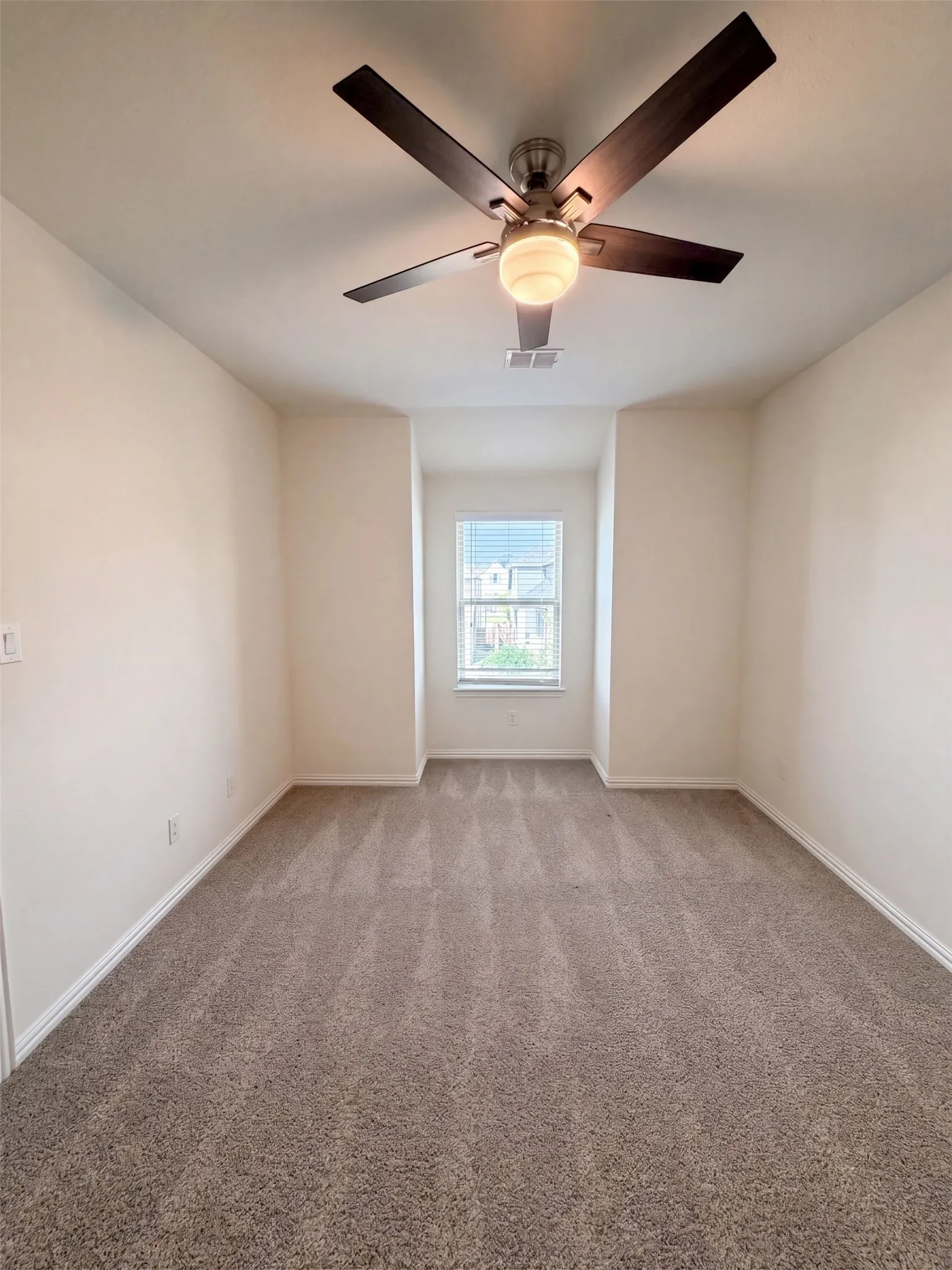 Single Family Residence For Sale in Denton County , 1421 Prairie Lake Court, Lewisville, Texas 75010, 4 Bedroom, 4 Bathroom, 2 Garage spaces, 2,704 Sqft, built in 2018, mls#21371181, Real Estate Agent in Lewisville, Homes For Sale in Denton county, Homes For Sale in Lewisville, Realtor in Lewisville Texas, Real Estate Brokerage Independent Realty Texas, Luminita Cordes Realtor