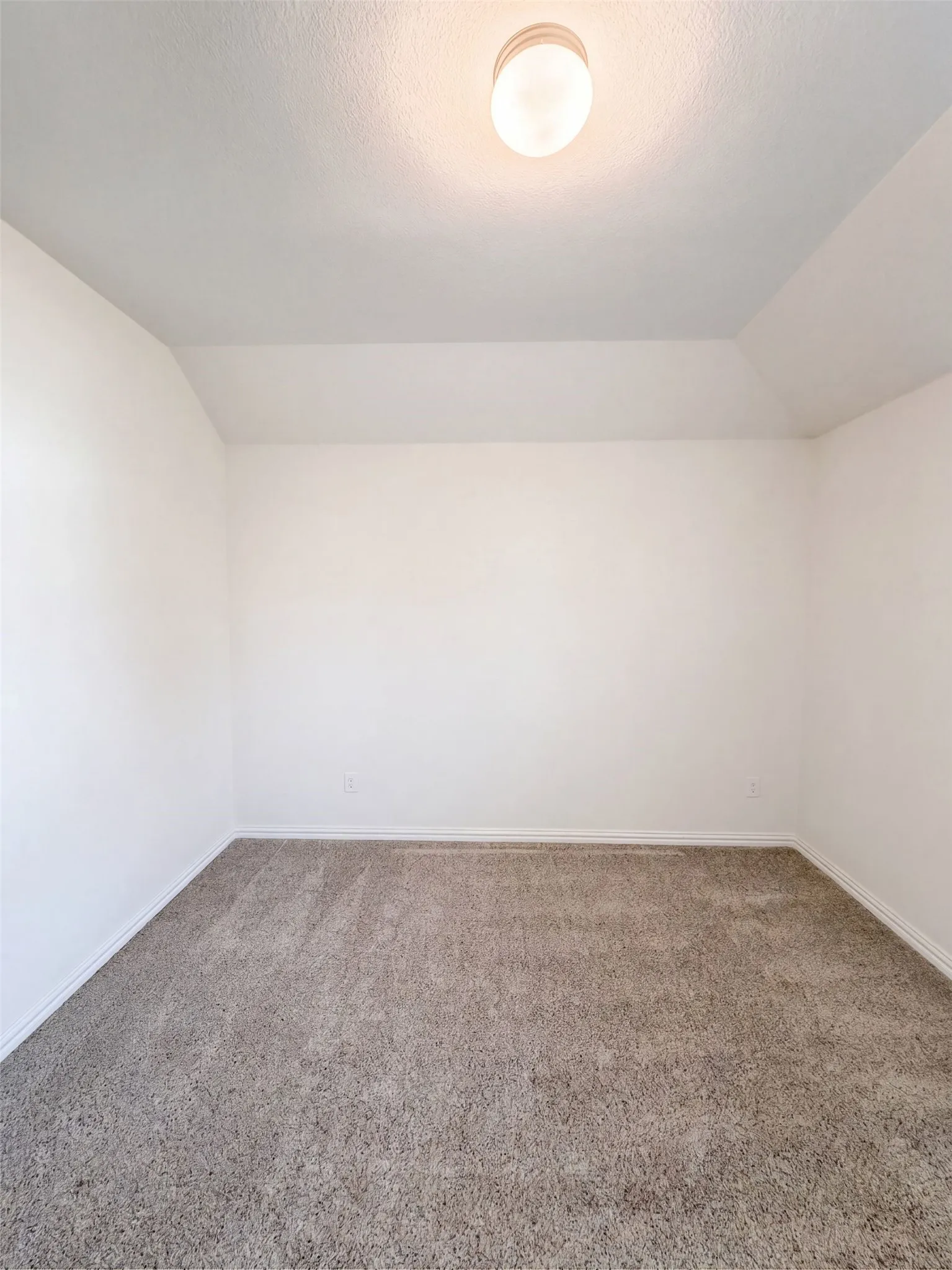 Single Family Residence For Sale in Denton County , 1421 Prairie Lake Court, Lewisville, Texas 75010, 4 Bedroom, 4 Bathroom, 2 Garage spaces, 2,704 Sqft, built in 2018, mls#21371181, Real Estate Agent in Lewisville, Homes For Sale in Denton county, Homes For Sale in Lewisville, Realtor in Lewisville Texas, Real Estate Brokerage Independent Realty Texas, Luminita Cordes Realtor
