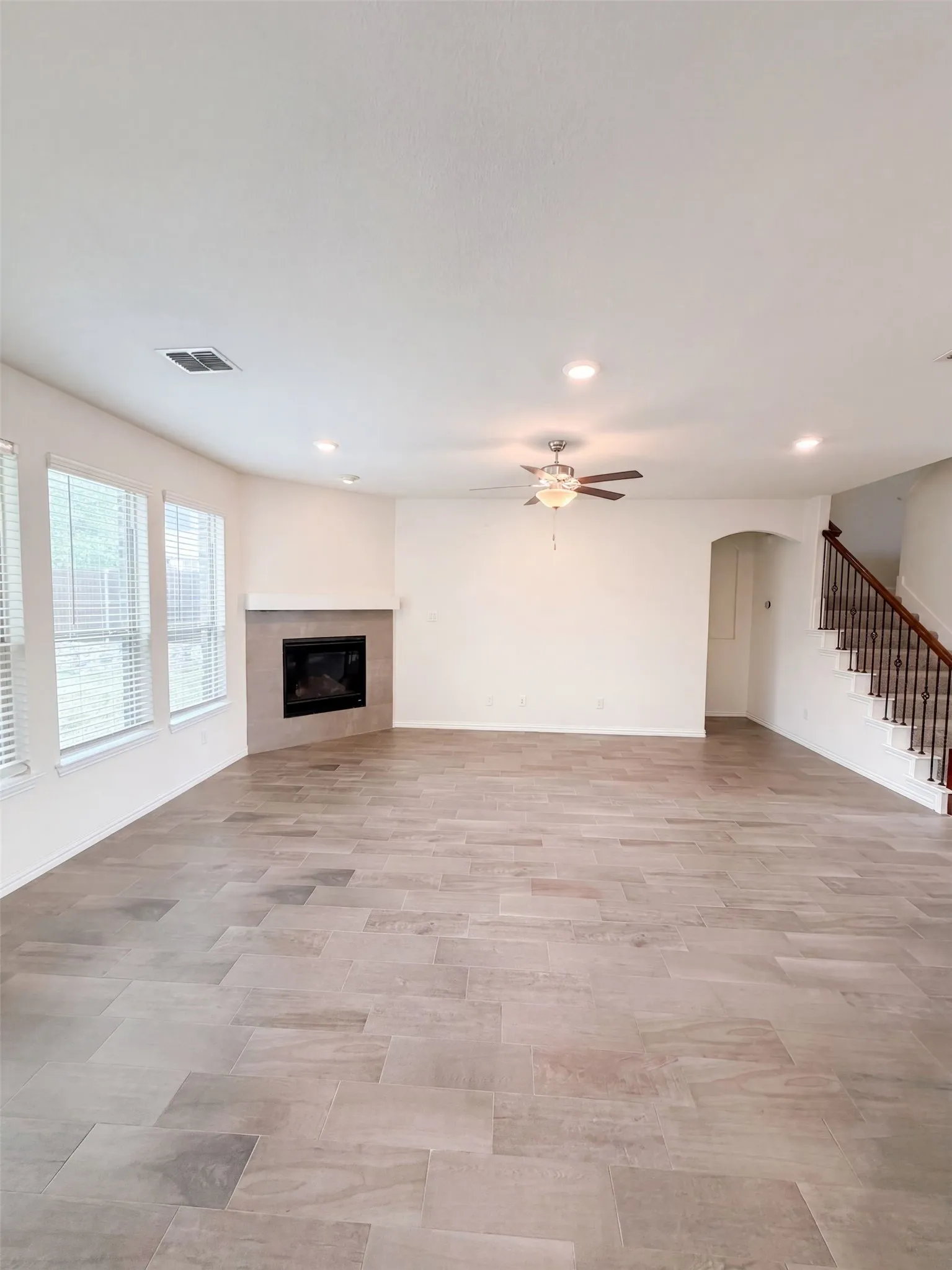 Single Family Residence For Sale in Denton County , 1421 Prairie Lake Court, Lewisville, Texas 75010, 4 Bedroom, 4 Bathroom, 2 Garage spaces, 2,704 Sqft, built in 2018, mls#21371181, Real Estate Agent in Lewisville, Homes For Sale in Denton county, Homes For Sale in Lewisville, Realtor in Lewisville Texas, Real Estate Brokerage Independent Realty Texas, Luminita Cordes Realtor