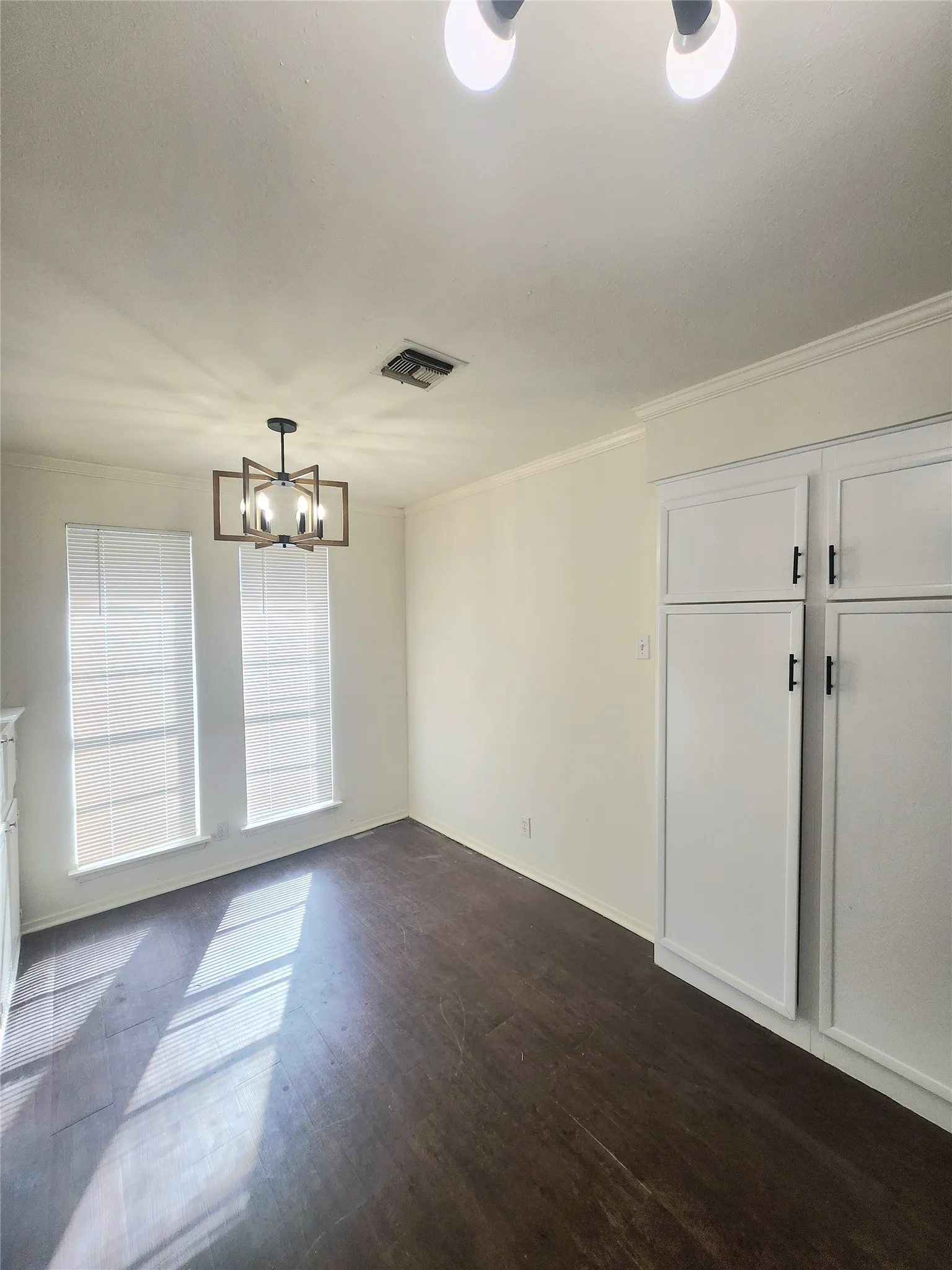Duplex For Rent in Mc Lennan County , 7308 Sanger Avenue B, Waco, Texas 76712, 2 Bedroom, 1 Bathroom, Garage spaces, 1,050 Sqft, built in 1972, mls#21371190, Real Estate Agent in Waco, Homes For Rent in Mc Lennan county, Homes For Rent in Waco, Realtor in Waco Texas, Real Estate Brokerage Independent Realty Texas, Luminita Cordes Realtor
