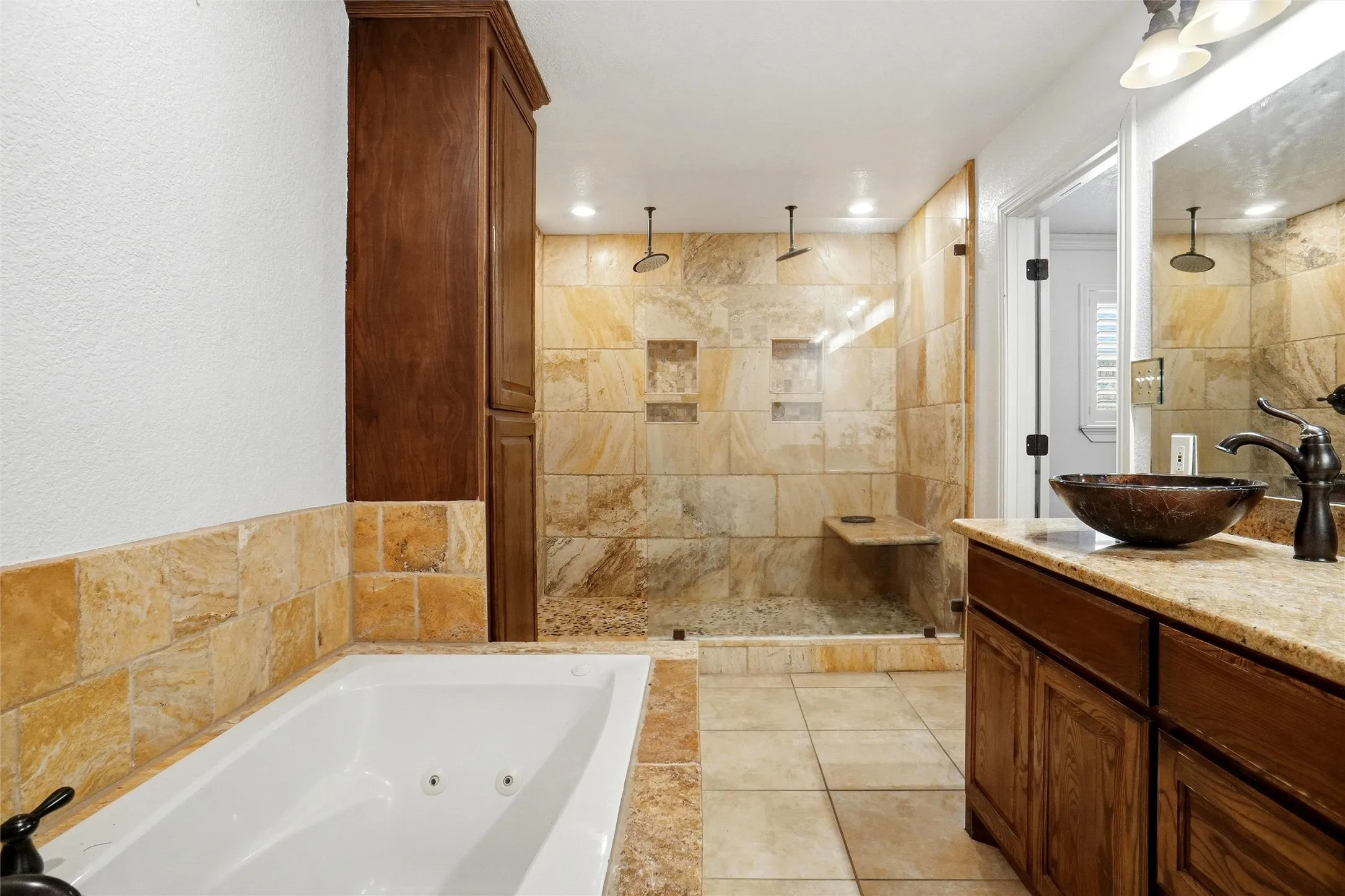 Single Family Residence For Rent in Tarrant County , 1319 Chestnut Road, Mansfield, Texas 76063, 3 Bedroom, 2 Bathroom, 2 Garage spaces, 1,888 Sqft, built in 1978, mls#21362940, Real Estate Agent in Mansfield, Homes For Rent in Tarrant county, Homes For Rent in Mansfield, Realtor in Mansfield Texas, Real Estate Brokerage Independent Realty Texas, Luminita Cordes Realtor