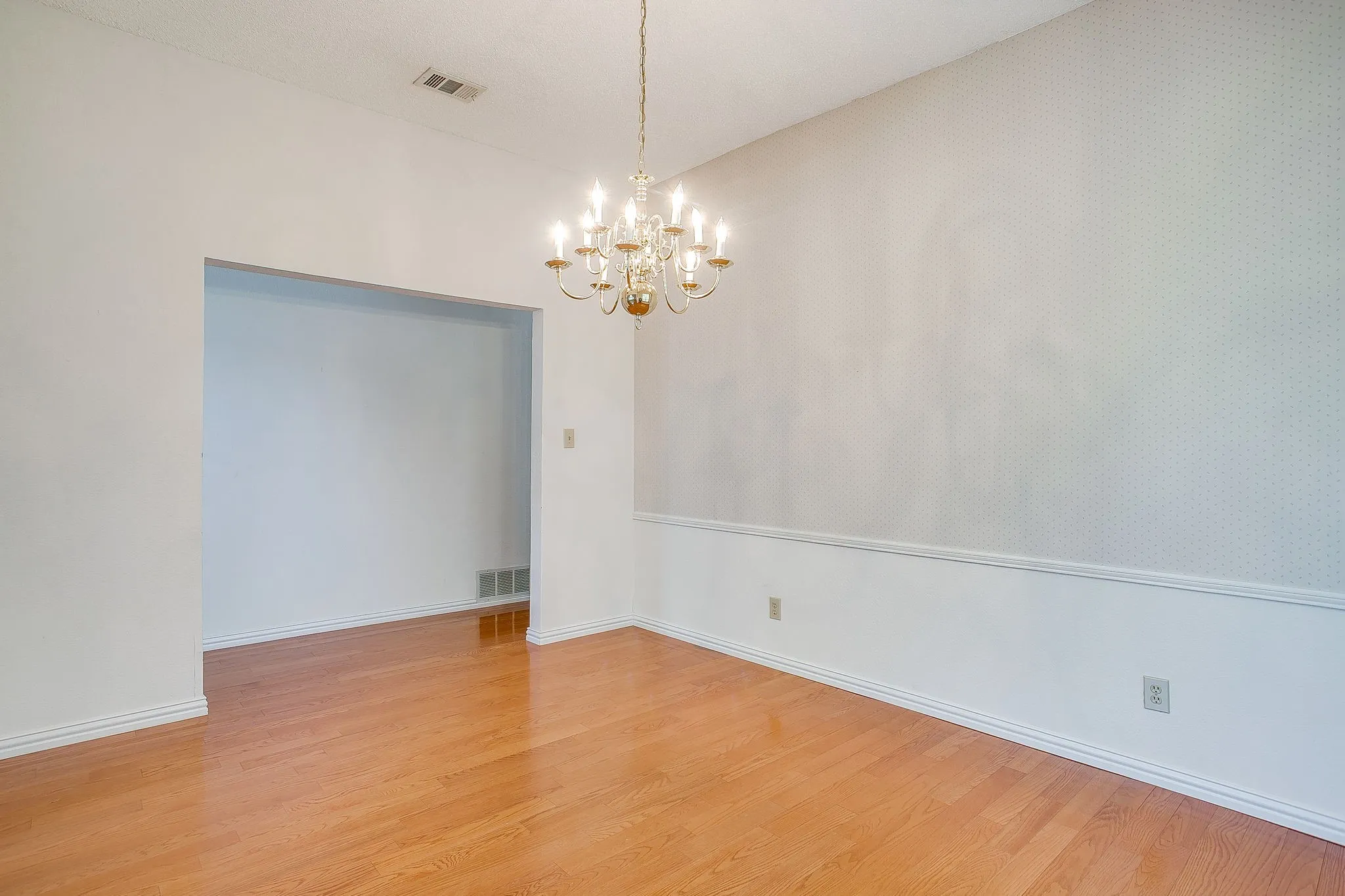 A blank dining room canvas for you to reflect your personality.