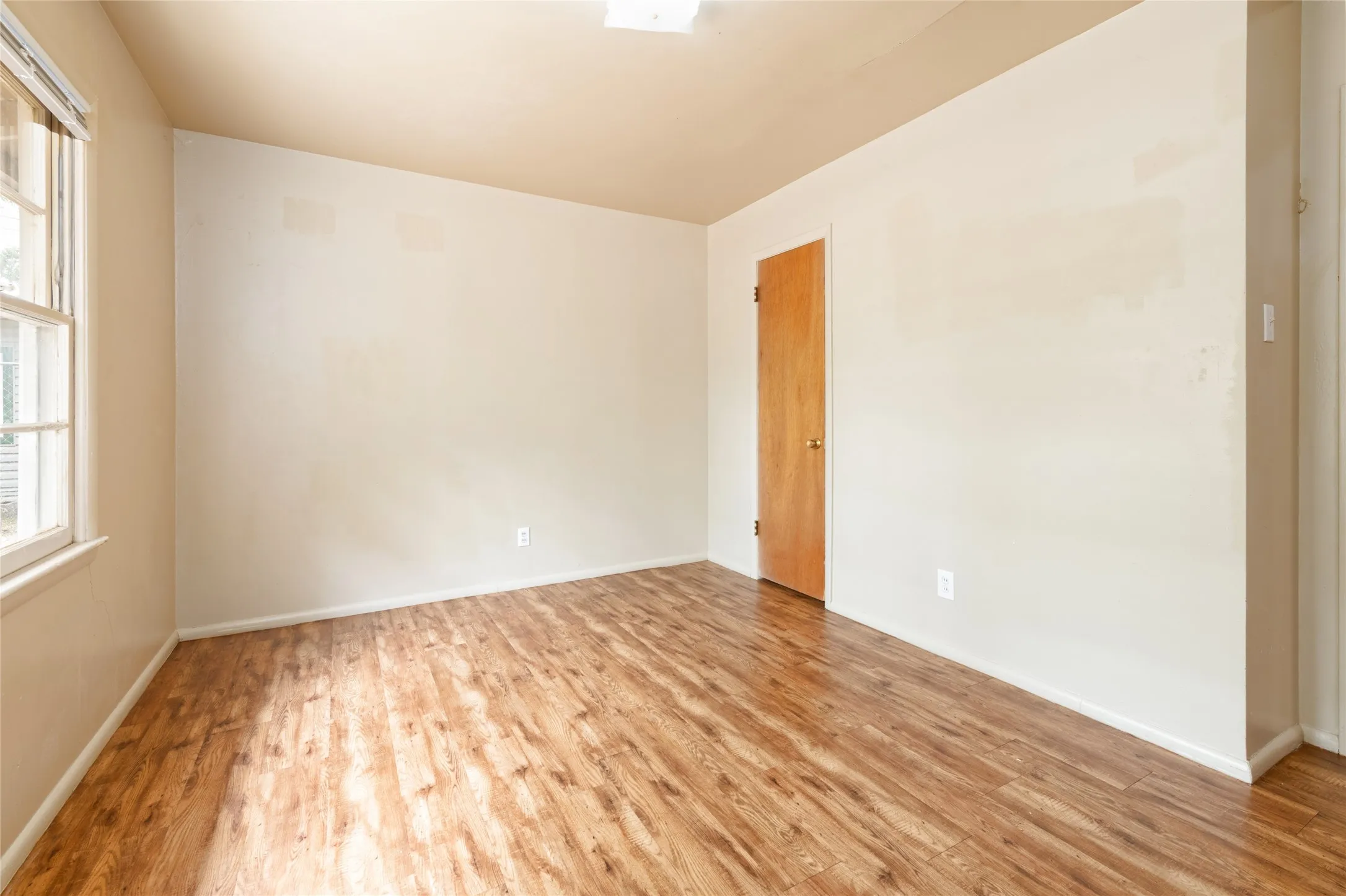 Single Family Residence For Sale in Taylor County , 2809 S 27th Street, Abilene, Texas 79605, 3 Bedroom, 1 Bathroom, 1 Garage spaces, 864 Sqft, built in 1959, mls#21370404, Real Estate Agent in Abilene, Homes For Sale in Taylor county, Homes For Sale in Abilene, Realtor in Abilene Texas, Real Estate Brokerage Independent Realty Texas, Luminita Cordes Realtor
