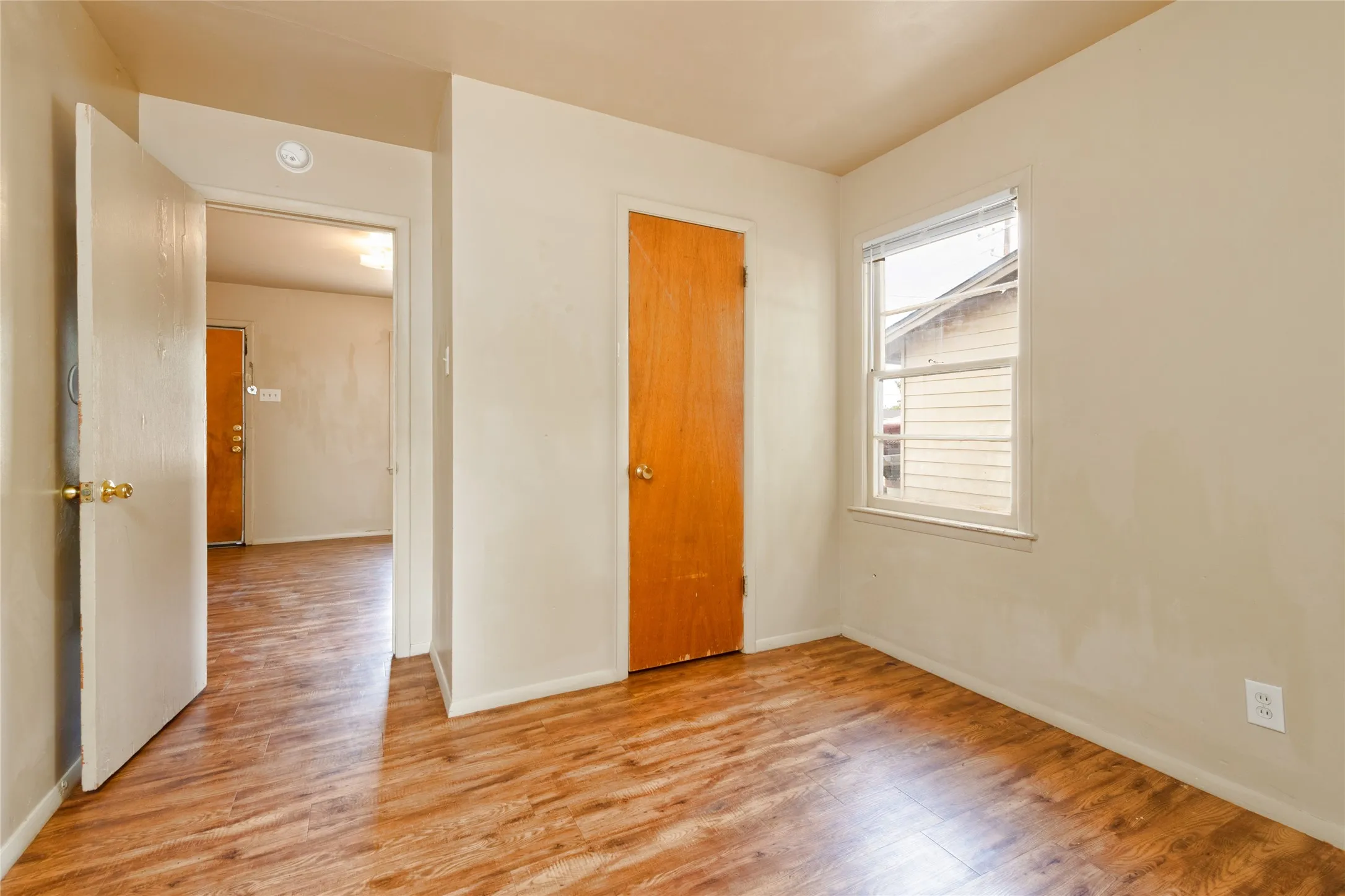Single Family Residence For Sale in Taylor County , 2809 S 27th Street, Abilene, Texas 79605, 3 Bedroom, 1 Bathroom, 1 Garage spaces, 864 Sqft, built in 1959, mls#21370404, Real Estate Agent in Abilene, Homes For Sale in Taylor county, Homes For Sale in Abilene, Realtor in Abilene Texas, Real Estate Brokerage Independent Realty Texas, Luminita Cordes Realtor