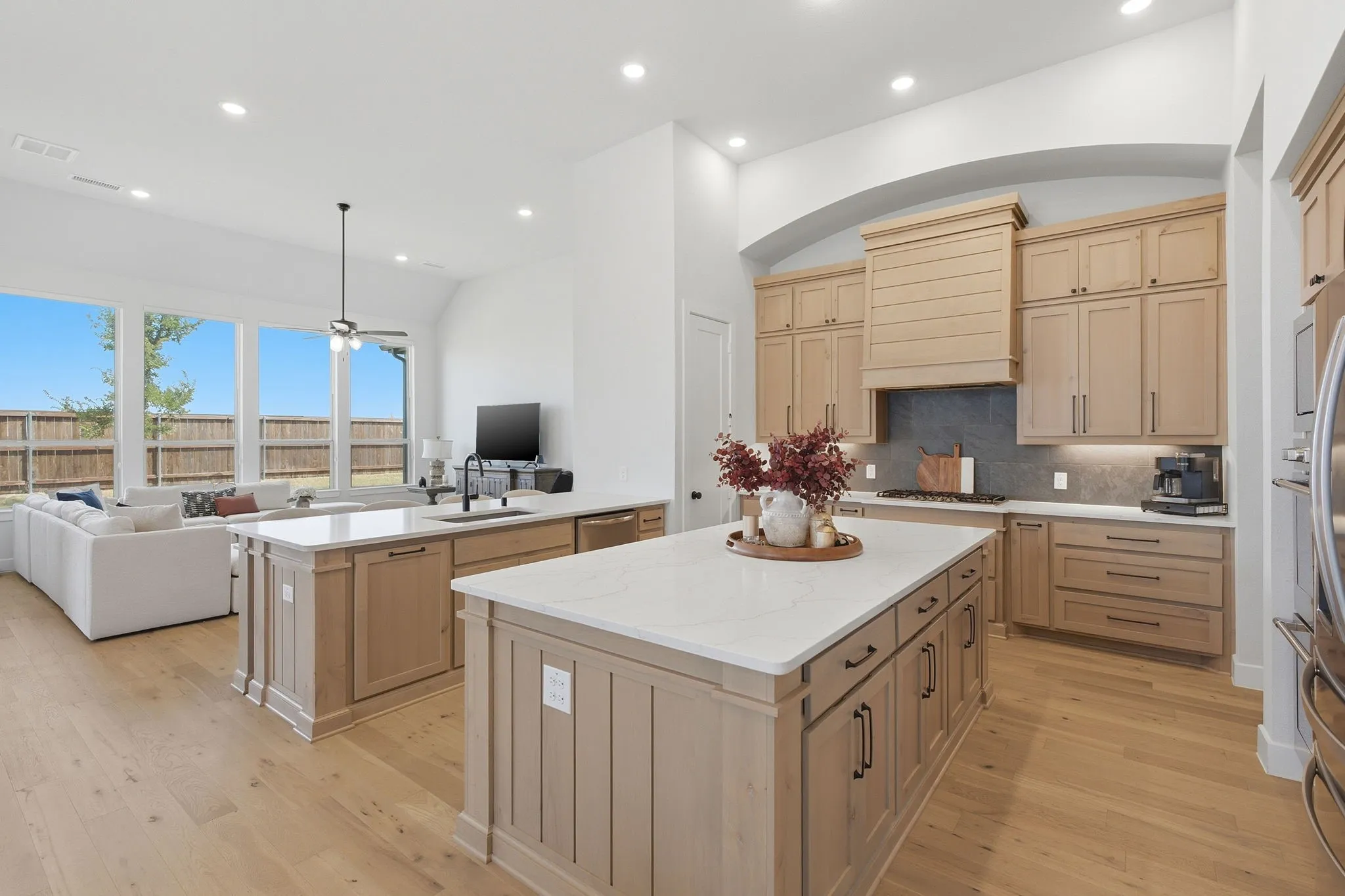 Single Family Residence For Sale in Collin County , 2521 Warwick Drive, Celina, Texas 75009, 4 Bedroom, 5 Bathroom, 3 Garage spaces, 3,248 Sqft, built in 2023, mls#21371197, Real Estate Agent in Celina, Homes For Sale in Collin county, Homes For Sale in Celina, Realtor in Celina Texas, Real Estate Brokerage Independent Realty Texas, Luminita Cordes Realtor