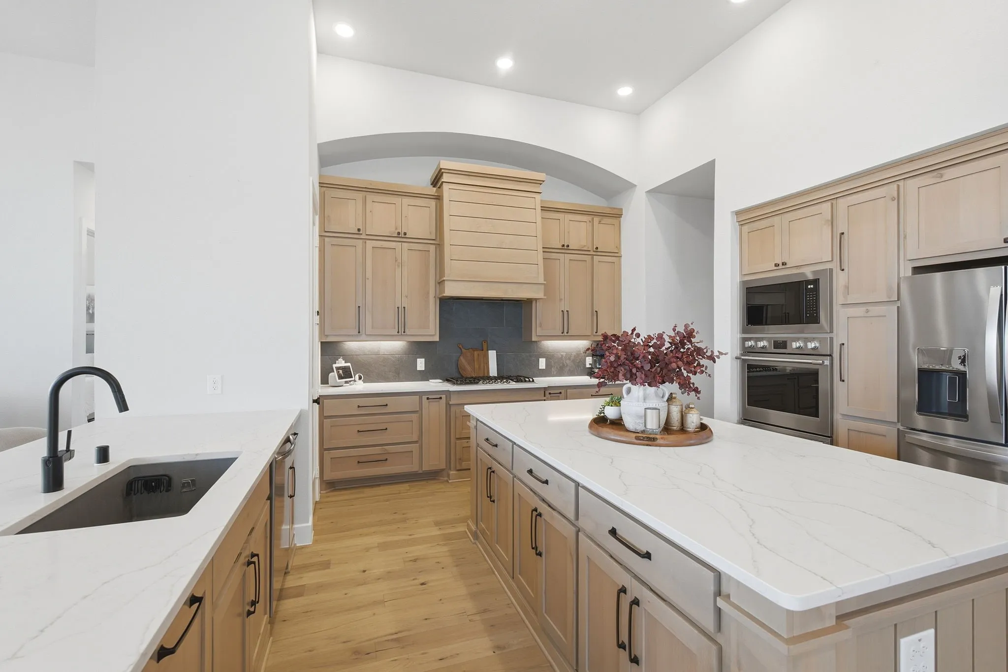 Single Family Residence For Sale in Collin County , 2521 Warwick Drive, Celina, Texas 75009, 4 Bedroom, 5 Bathroom, 3 Garage spaces, 3,248 Sqft, built in 2023, mls#21371197, Real Estate Agent in Celina, Homes For Sale in Collin county, Homes For Sale in Celina, Realtor in Celina Texas, Real Estate Brokerage Independent Realty Texas, Luminita Cordes Realtor
