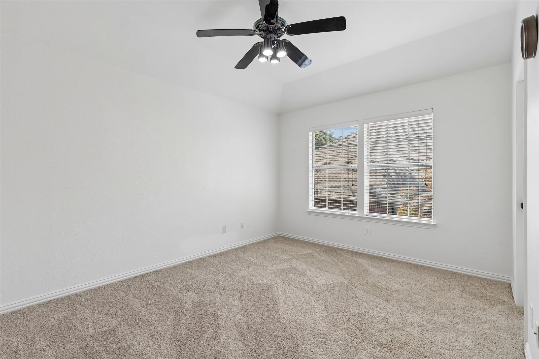 Single Family Residence For Sale in Dallas County , 849 Shorewood Drive, Coppell, Texas 75019, 5 Bedroom, 4 Bathroom, 2 Garage spaces, 3,487 Sqft, built in 1993, mls#21370874, Real Estate Agent in Coppell, Homes For Sale in Dallas county, Homes For Sale in Coppell, Realtor in Coppell Texas, Real Estate Brokerage Independent Realty Texas, Luminita Cordes Realtor