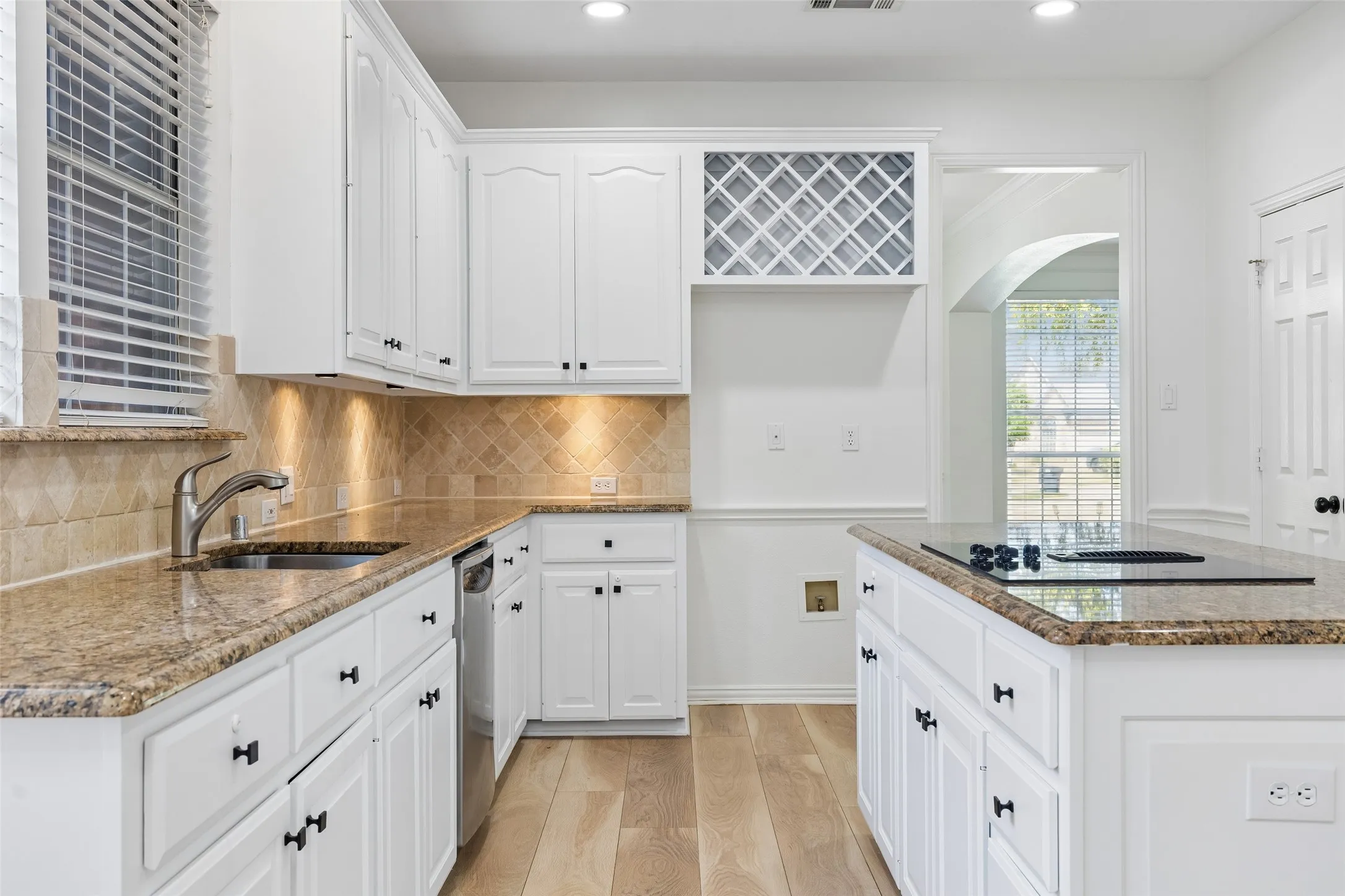 Single Family Residence For Sale in Dallas County , 849 Shorewood Drive, Coppell, Texas 75019, 5 Bedroom, 4 Bathroom, 2 Garage spaces, 3,487 Sqft, built in 1993, mls#21370874, Real Estate Agent in Coppell, Homes For Sale in Dallas county, Homes For Sale in Coppell, Realtor in Coppell Texas, Real Estate Brokerage Independent Realty Texas, Luminita Cordes Realtor