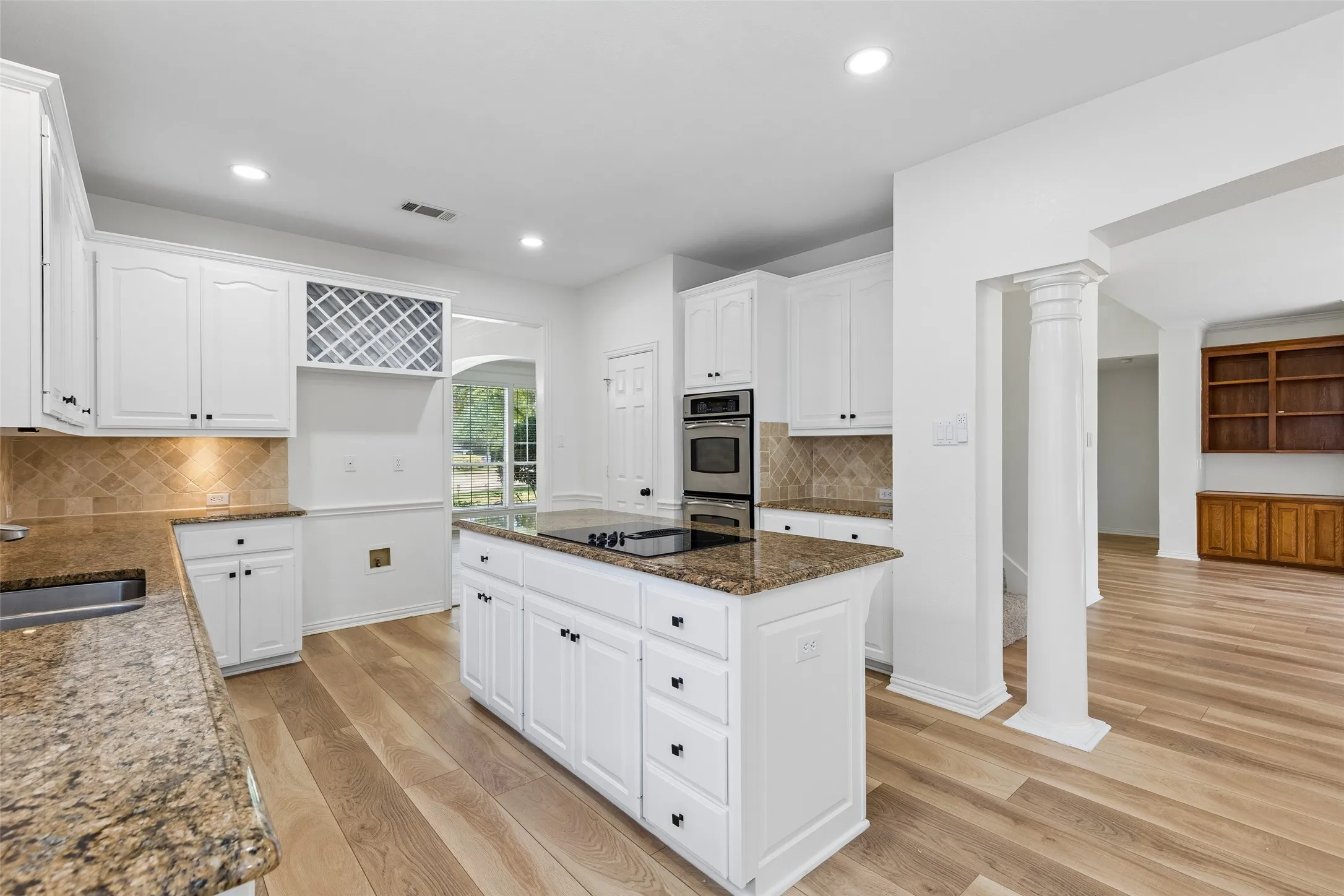 Single Family Residence For Sale in Dallas County , 849 Shorewood Drive, Coppell, Texas 75019, 5 Bedroom, 4 Bathroom, 2 Garage spaces, 3,487 Sqft, built in 1993, mls#21370874, Real Estate Agent in Coppell, Homes For Sale in Dallas county, Homes For Sale in Coppell, Realtor in Coppell Texas, Real Estate Brokerage Independent Realty Texas, Luminita Cordes Realtor