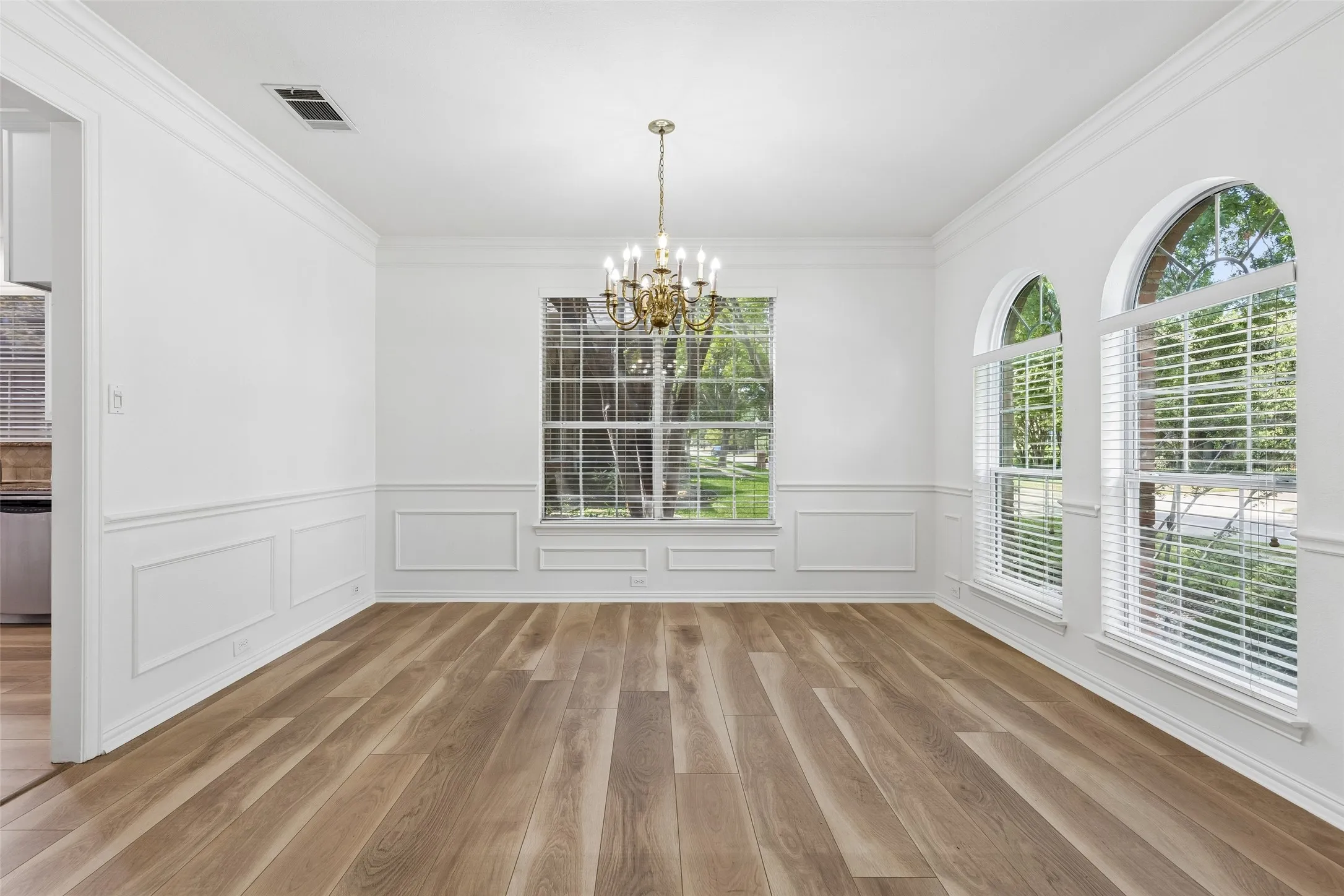 Single Family Residence For Sale in Dallas County , 849 Shorewood Drive, Coppell, Texas 75019, 5 Bedroom, 4 Bathroom, 2 Garage spaces, 3,487 Sqft, built in 1993, mls#21370874, Real Estate Agent in Coppell, Homes For Sale in Dallas county, Homes For Sale in Coppell, Realtor in Coppell Texas, Real Estate Brokerage Independent Realty Texas, Luminita Cordes Realtor