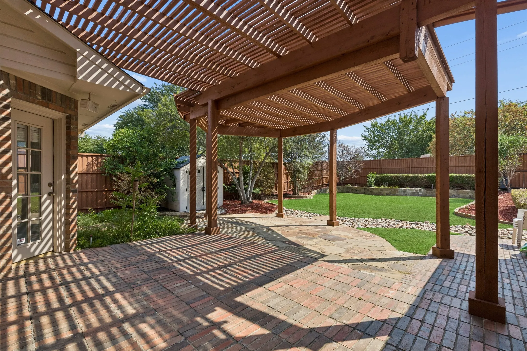 Single Family Residence For Sale in Dallas County , 849 Shorewood Drive, Coppell, Texas 75019, 5 Bedroom, 4 Bathroom, 2 Garage spaces, 3,487 Sqft, built in 1993, mls#21370874, Real Estate Agent in Coppell, Homes For Sale in Dallas county, Homes For Sale in Coppell, Realtor in Coppell Texas, Real Estate Brokerage Independent Realty Texas, Luminita Cordes Realtor