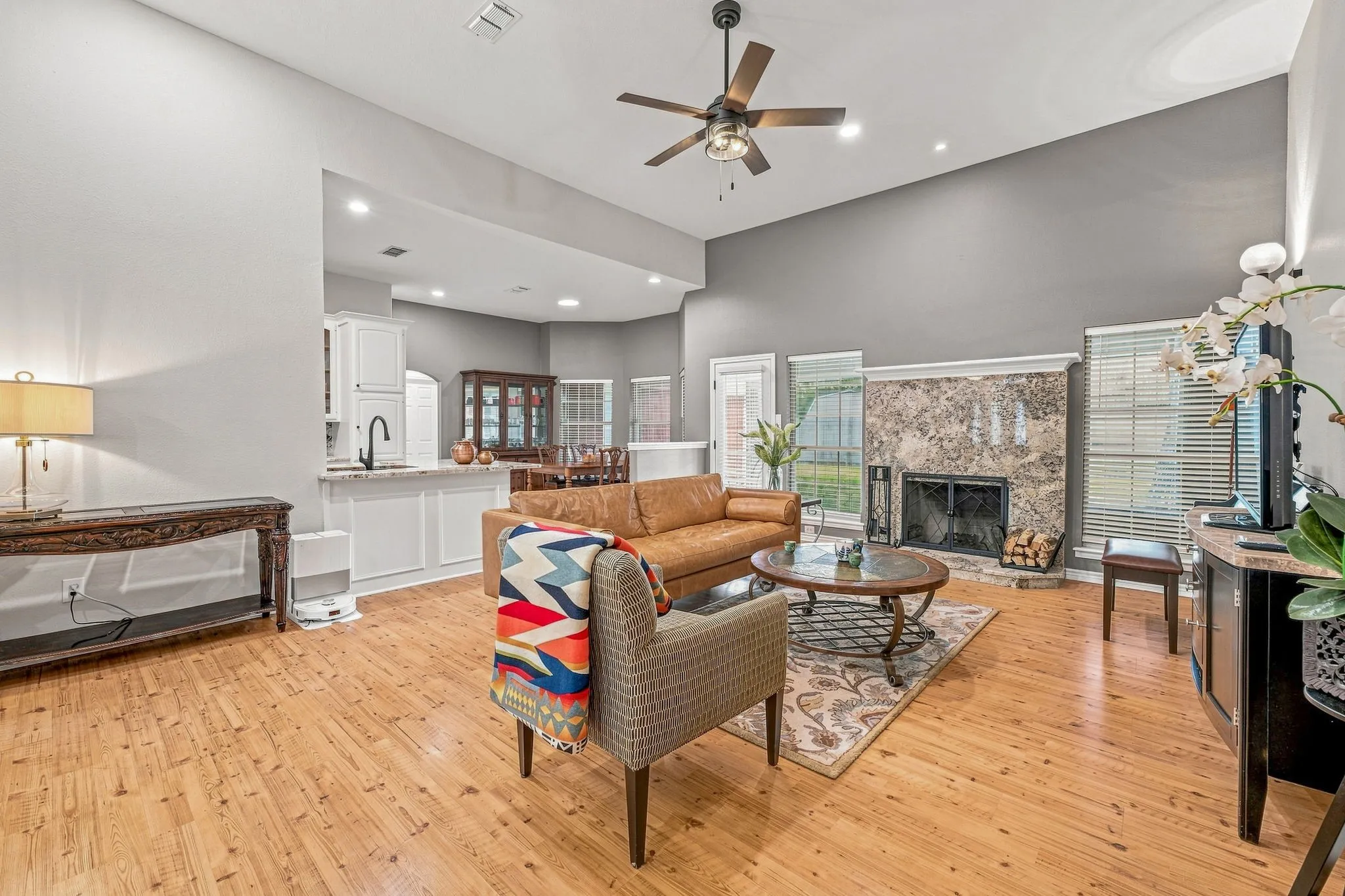 Single Family Residence For Sale in Erath County , 1422 Glenwood Drive, Stephenville, Texas 76401, 4 Bedroom, 2 Bathroom, 2 Garage spaces, 2,046 Sqft, built in 2003, mls#21370919, Real Estate Agent in Stephenville, Homes For Sale in Erath county, Homes For Sale in Stephenville, Realtor in Stephenville Texas, Real Estate Brokerage Independent Realty Texas, Luminita Cordes Realtor