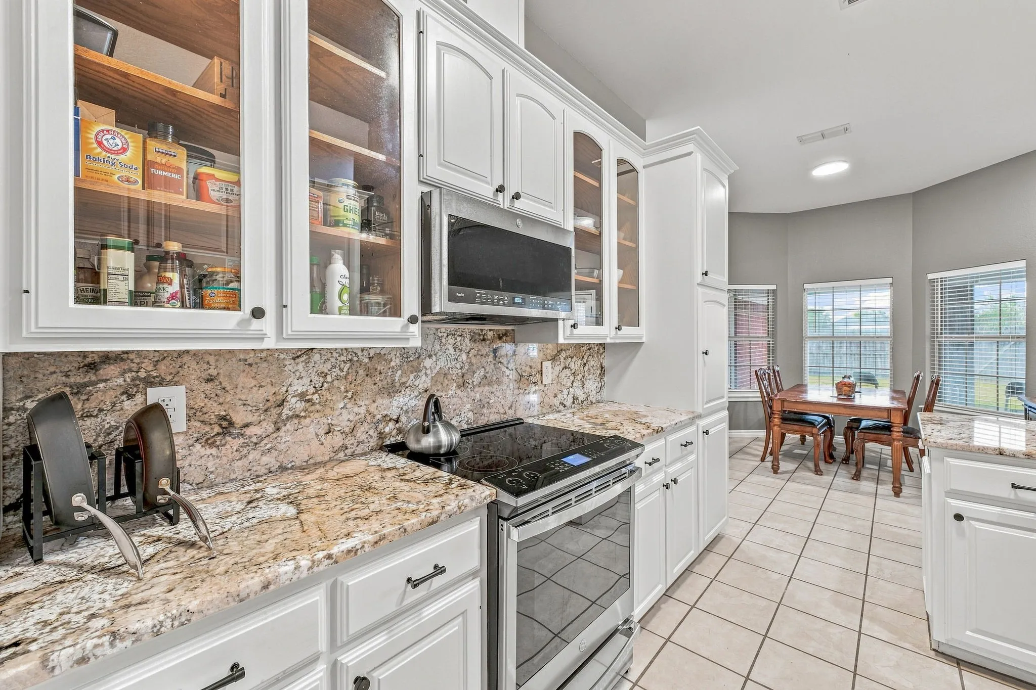 Single Family Residence For Sale in Erath County , 1422 Glenwood Drive, Stephenville, Texas 76401, 4 Bedroom, 2 Bathroom, 2 Garage spaces, 2,046 Sqft, built in 2003, mls#21370919, Real Estate Agent in Stephenville, Homes For Sale in Erath county, Homes For Sale in Stephenville, Realtor in Stephenville Texas, Real Estate Brokerage Independent Realty Texas, Luminita Cordes Realtor