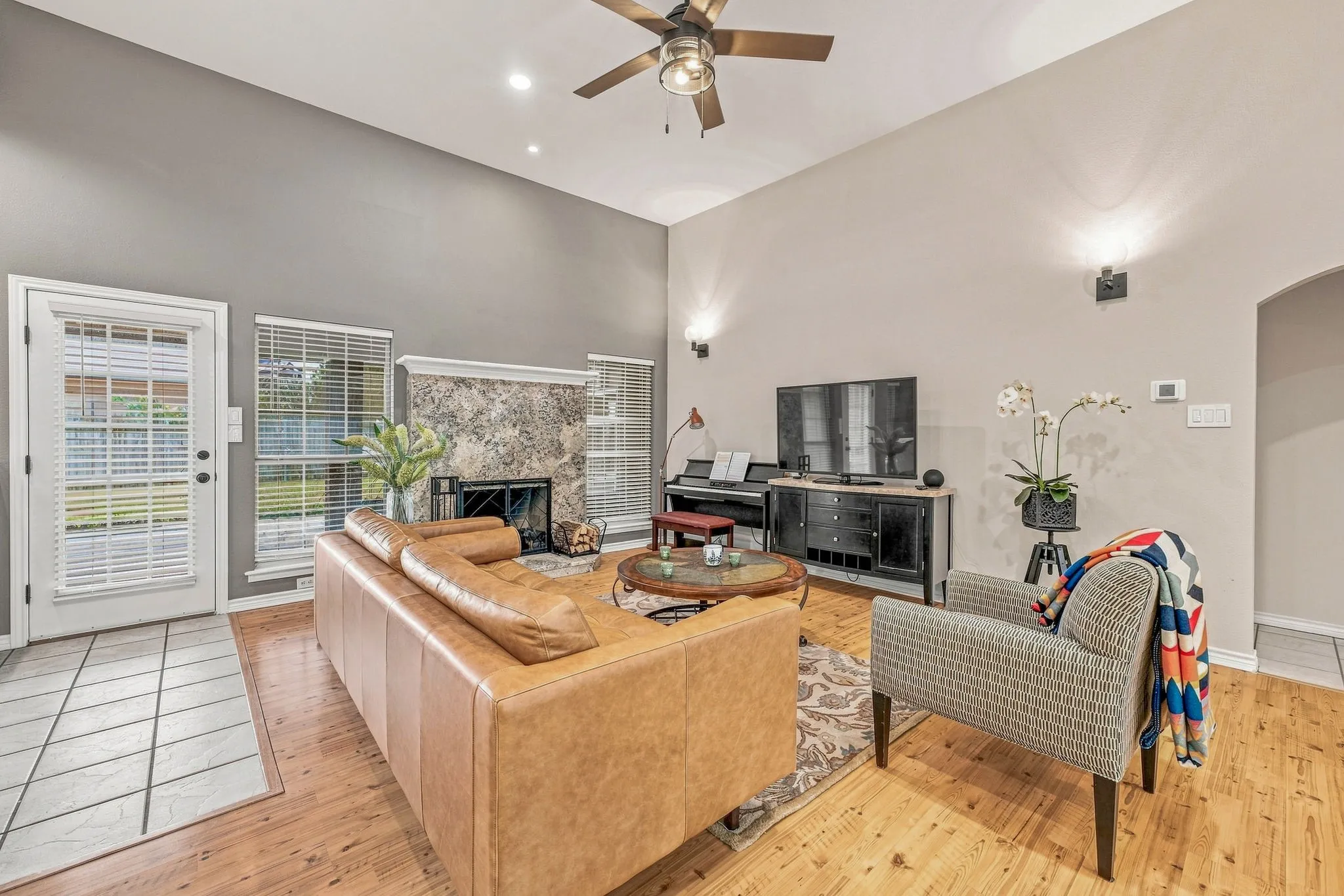 Single Family Residence For Sale in Erath County , 1422 Glenwood Drive, Stephenville, Texas 76401, 4 Bedroom, 2 Bathroom, 2 Garage spaces, 2,046 Sqft, built in 2003, mls#21370919, Real Estate Agent in Stephenville, Homes For Sale in Erath county, Homes For Sale in Stephenville, Realtor in Stephenville Texas, Real Estate Brokerage Independent Realty Texas, Luminita Cordes Realtor