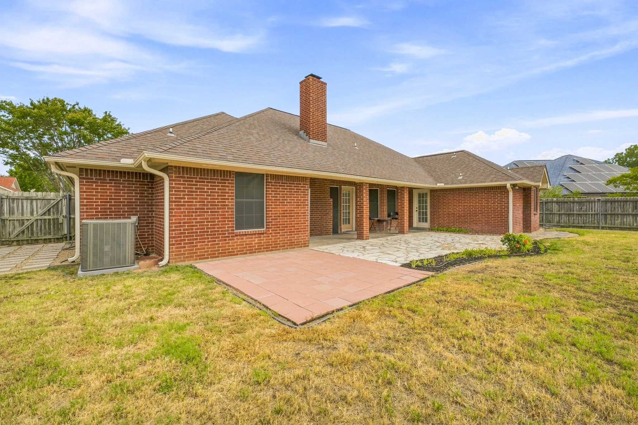 Single Family Residence For Sale in Erath County , 1422 Glenwood Drive, Stephenville, Texas 76401, 4 Bedroom, 2 Bathroom, 2 Garage spaces, 2,046 Sqft, built in 2003, mls#21370919, Real Estate Agent in Stephenville, Homes For Sale in Erath county, Homes For Sale in Stephenville, Realtor in Stephenville Texas, Real Estate Brokerage Independent Realty Texas, Luminita Cordes Realtor