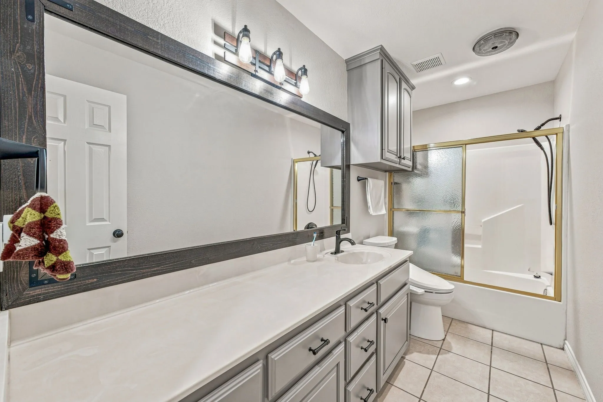 Single Family Residence For Sale in Erath County , 1422 Glenwood Drive, Stephenville, Texas 76401, 4 Bedroom, 2 Bathroom, 2 Garage spaces, 2,046 Sqft, built in 2003, mls#21370919, Real Estate Agent in Stephenville, Homes For Sale in Erath county, Homes For Sale in Stephenville, Realtor in Stephenville Texas, Real Estate Brokerage Independent Realty Texas, Luminita Cordes Realtor