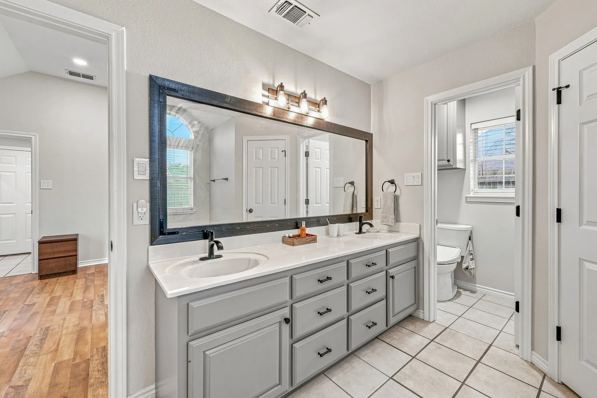 Single Family Residence For Sale in Erath County , 1422 Glenwood Drive, Stephenville, Texas 76401, 4 Bedroom, 2 Bathroom, 2 Garage spaces, 2,046 Sqft, built in 2003, mls#21370919, Real Estate Agent in Stephenville, Homes For Sale in Erath county, Homes For Sale in Stephenville, Realtor in Stephenville Texas, Real Estate Brokerage Independent Realty Texas, Luminita Cordes Realtor