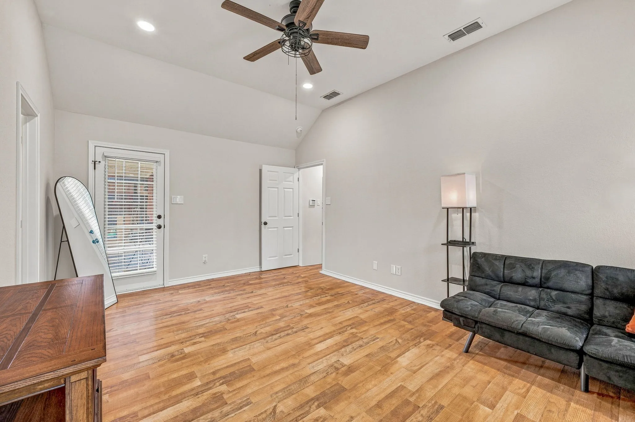 Single Family Residence For Sale in Erath County , 1422 Glenwood Drive, Stephenville, Texas 76401, 4 Bedroom, 2 Bathroom, 2 Garage spaces, 2,046 Sqft, built in 2003, mls#21370919, Real Estate Agent in Stephenville, Homes For Sale in Erath county, Homes For Sale in Stephenville, Realtor in Stephenville Texas, Real Estate Brokerage Independent Realty Texas, Luminita Cordes Realtor