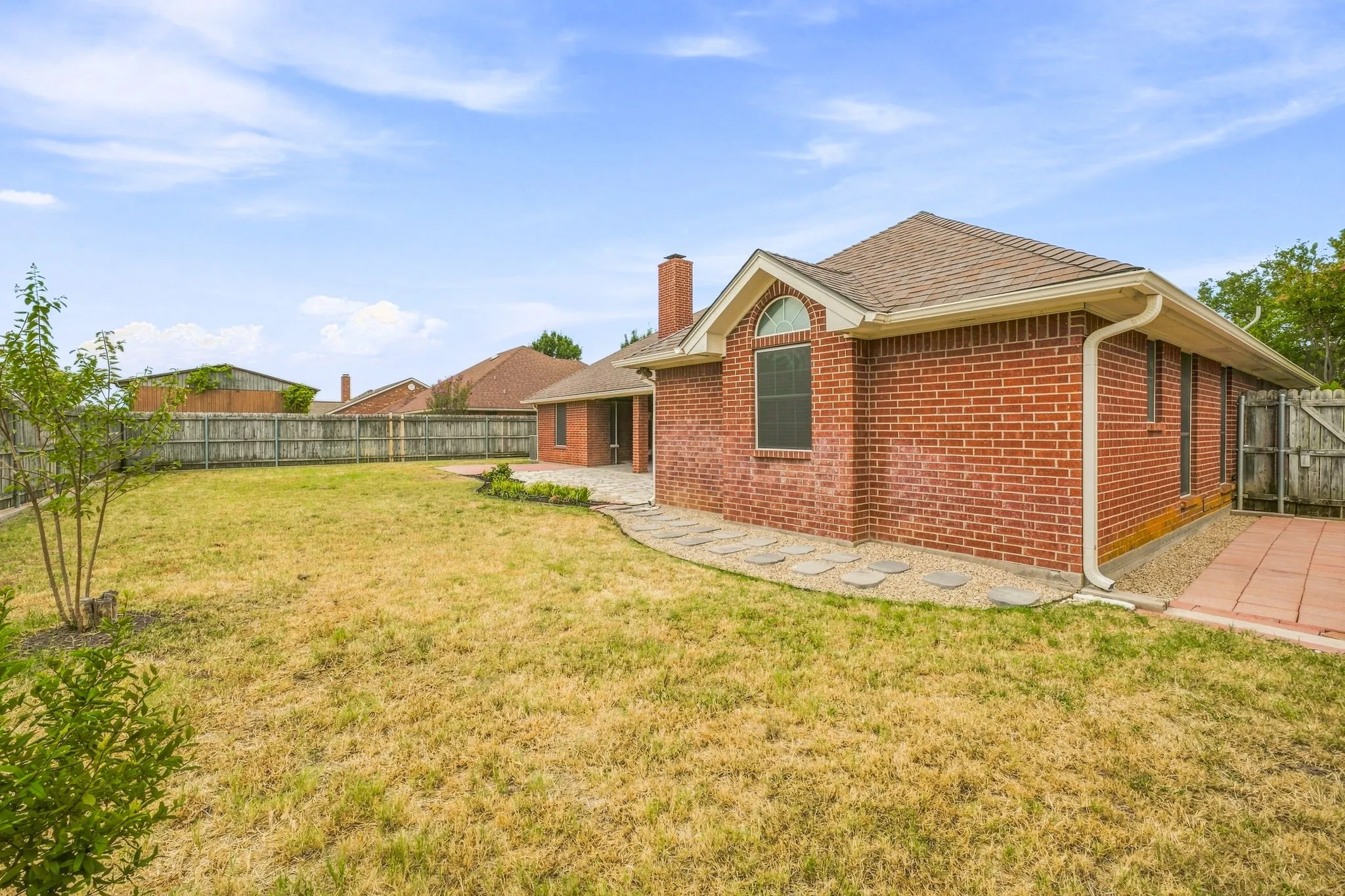 Single Family Residence For Sale in Erath County , 1422 Glenwood Drive, Stephenville, Texas 76401, 4 Bedroom, 2 Bathroom, 2 Garage spaces, 2,046 Sqft, built in 2003, mls#21370919, Real Estate Agent in Stephenville, Homes For Sale in Erath county, Homes For Sale in Stephenville, Realtor in Stephenville Texas, Real Estate Brokerage Independent Realty Texas, Luminita Cordes Realtor