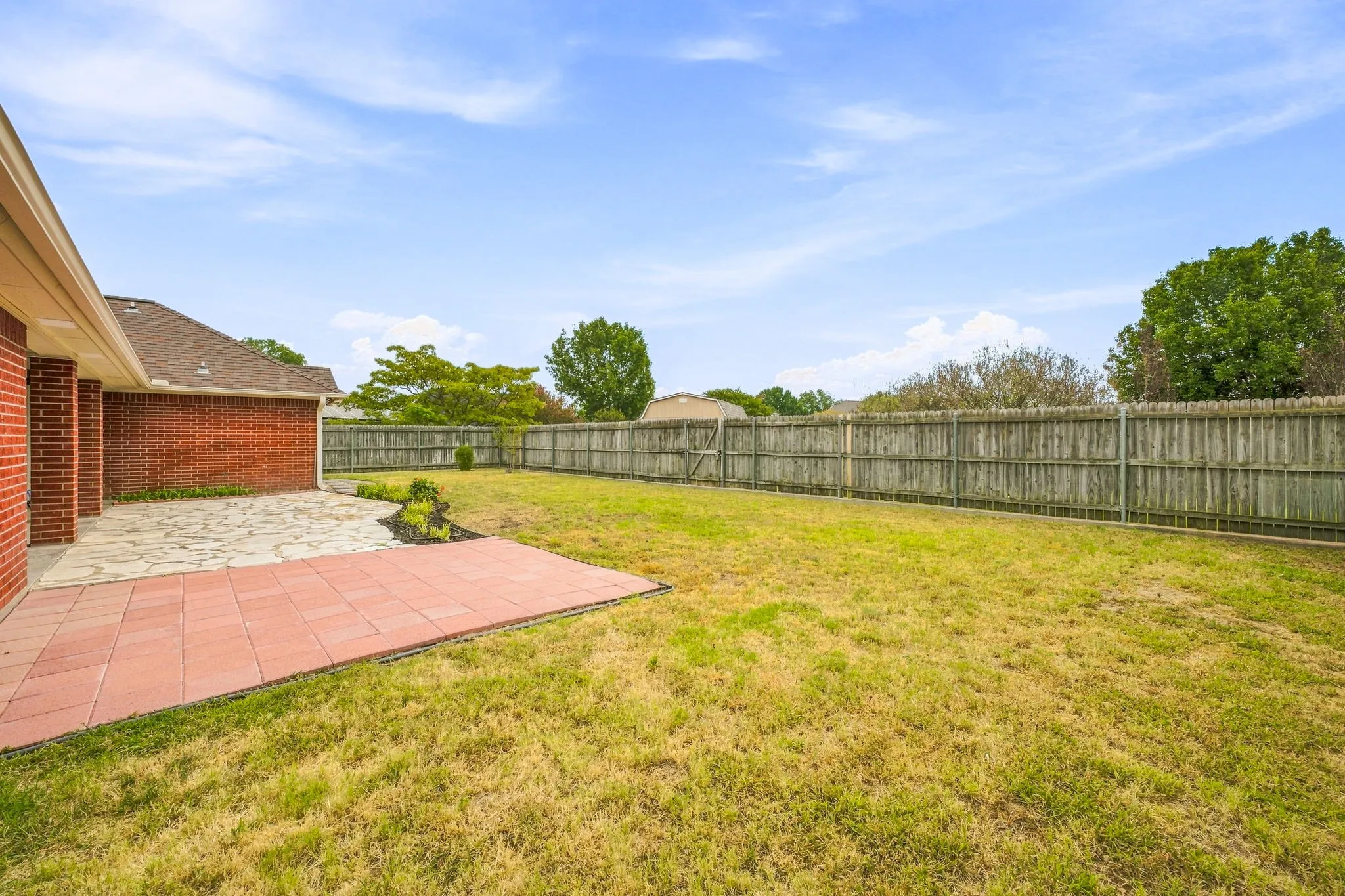 Single Family Residence For Sale in Erath County , 1422 Glenwood Drive, Stephenville, Texas 76401, 4 Bedroom, 2 Bathroom, 2 Garage spaces, 2,046 Sqft, built in 2003, mls#21370919, Real Estate Agent in Stephenville, Homes For Sale in Erath county, Homes For Sale in Stephenville, Realtor in Stephenville Texas, Real Estate Brokerage Independent Realty Texas, Luminita Cordes Realtor