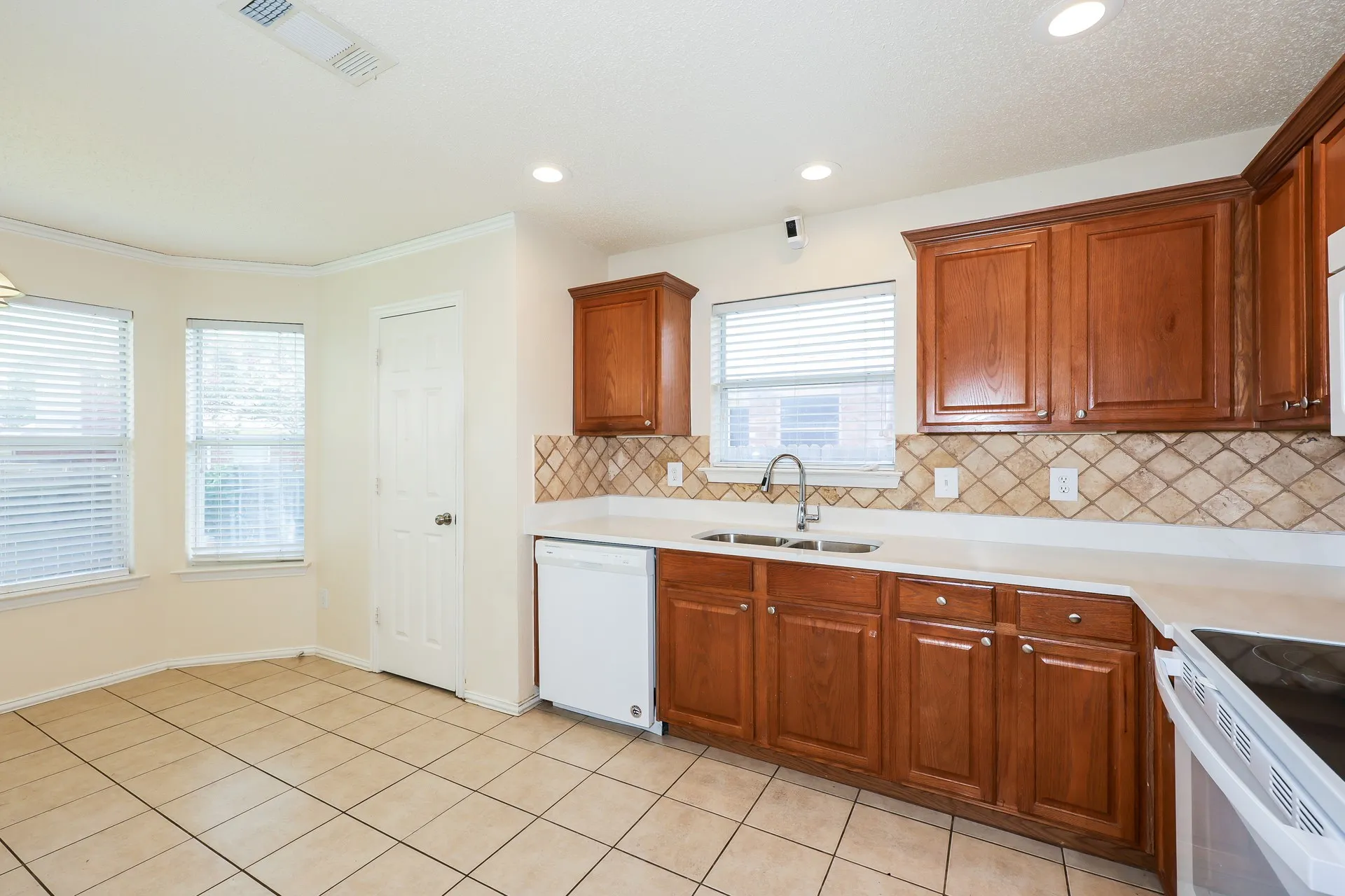 Single Family Residence For Rent in Tarrant County , 1909 Saint Nevis Drive, Mansfield, Texas 76063, 4 Bedroom, 2 Bathroom, 2 Garage spaces, 1,792 Sqft, built in 2001, mls#21371201, Real Estate Agent in Mansfield, Homes For Rent in Tarrant county, Homes For Rent in Mansfield, Realtor in Mansfield Texas, Real Estate Brokerage Independent Realty Texas, Luminita Cordes Realtor