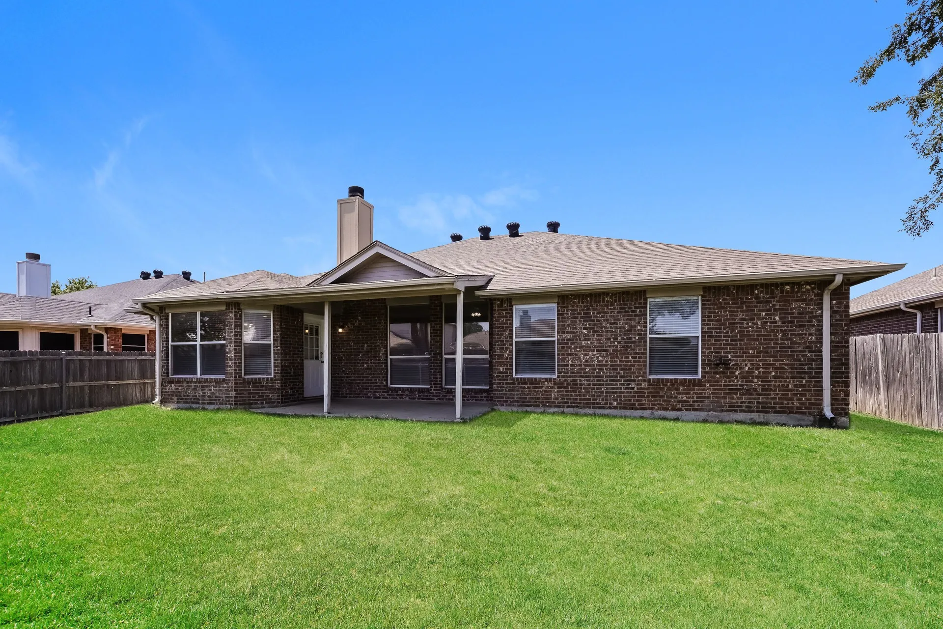 Single Family Residence For Rent in Tarrant County , 1909 Saint Nevis Drive, Mansfield, Texas 76063, 4 Bedroom, 2 Bathroom, 2 Garage spaces, 1,792 Sqft, built in 2001, mls#21371201, Real Estate Agent in Mansfield, Homes For Rent in Tarrant county, Homes For Rent in Mansfield, Realtor in Mansfield Texas, Real Estate Brokerage Independent Realty Texas, Luminita Cordes Realtor