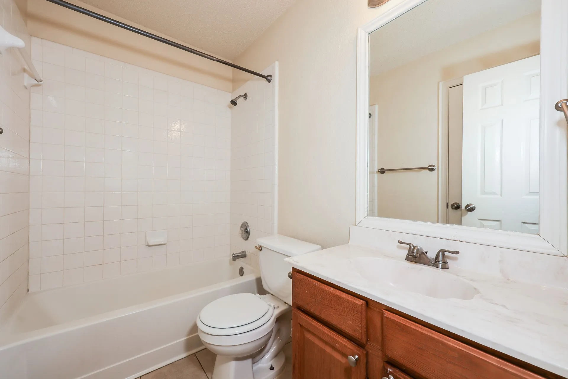 Single Family Residence For Rent in Tarrant County , 1909 Saint Nevis Drive, Mansfield, Texas 76063, 4 Bedroom, 2 Bathroom, 2 Garage spaces, 1,792 Sqft, built in 2001, mls#21371201, Real Estate Agent in Mansfield, Homes For Rent in Tarrant county, Homes For Rent in Mansfield, Realtor in Mansfield Texas, Real Estate Brokerage Independent Realty Texas, Luminita Cordes Realtor