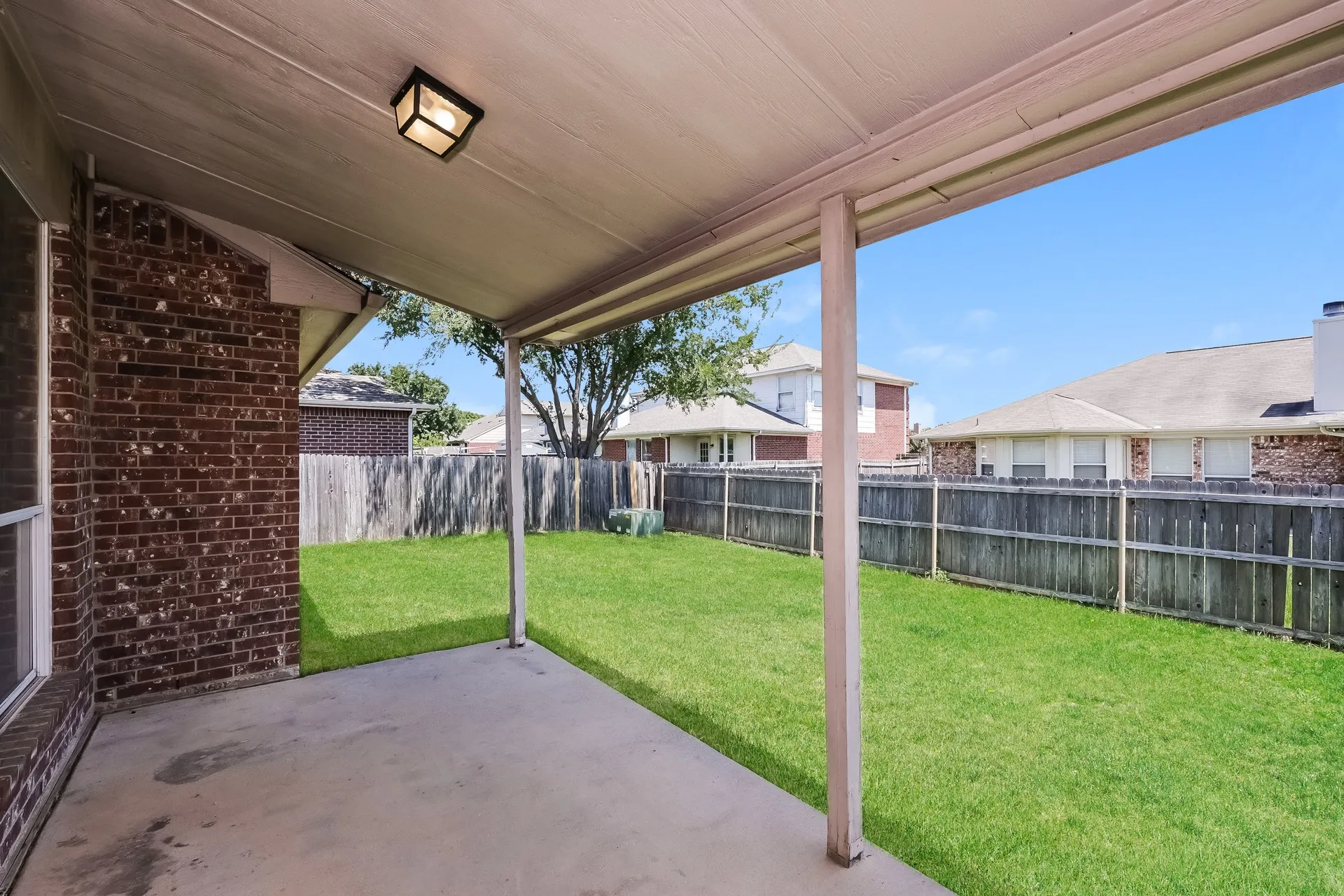 Single Family Residence For Rent in Tarrant County , 1909 Saint Nevis Drive, Mansfield, Texas 76063, 4 Bedroom, 2 Bathroom, 2 Garage spaces, 1,792 Sqft, built in 2001, mls#21371201, Real Estate Agent in Mansfield, Homes For Rent in Tarrant county, Homes For Rent in Mansfield, Realtor in Mansfield Texas, Real Estate Brokerage Independent Realty Texas, Luminita Cordes Realtor