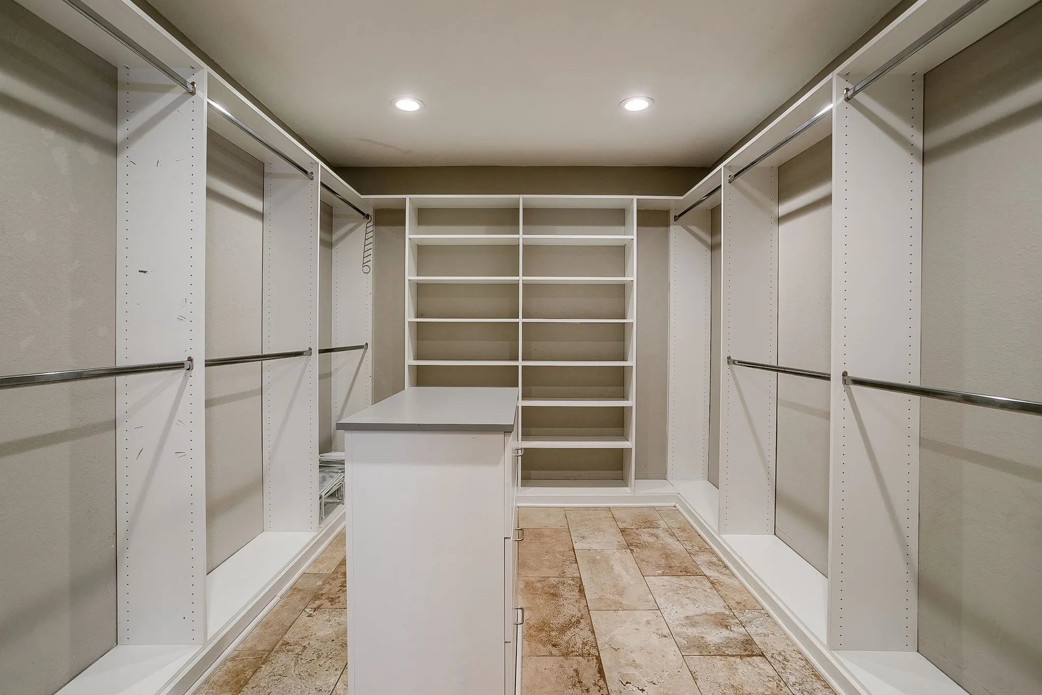 Single Family Residence For Sale in Tarrant County , 1304 Augusta Road, Benbrook, Texas 76126, 3 Bedroom, 2 Bathroom, 2 Garage spaces, 1,266 Sqft, built in 1978, mls#21364916, Real Estate Agent in Benbrook, Homes For Sale in Tarrant county, Homes For Sale in Benbrook, Realtor in Benbrook Texas, Real Estate Brokerage Independent Realty Texas, Luminita Cordes Realtor