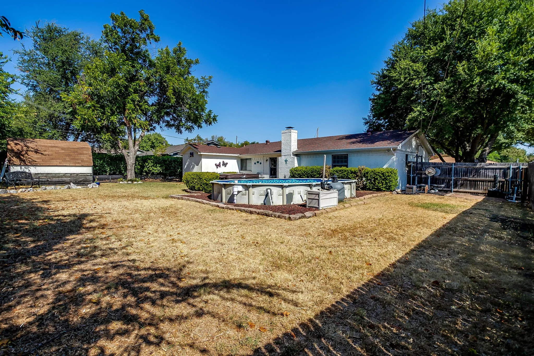 Single Family Residence For Sale in Tarrant County , 1304 Augusta Road, Benbrook, Texas 76126, 3 Bedroom, 2 Bathroom, 2 Garage spaces, 1,266 Sqft, built in 1978, mls#21364916, Real Estate Agent in Benbrook, Homes For Sale in Tarrant county, Homes For Sale in Benbrook, Realtor in Benbrook Texas, Real Estate Brokerage Independent Realty Texas, Luminita Cordes Realtor