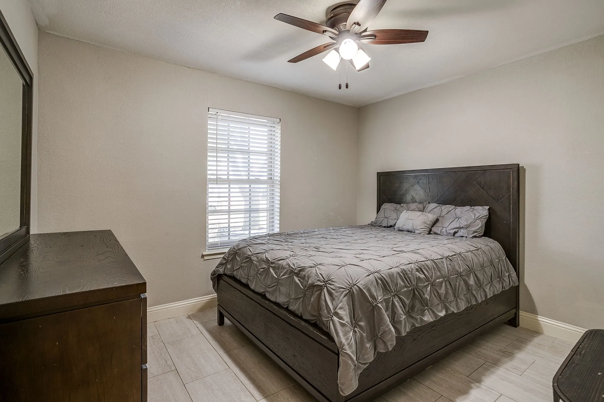 Single Family Residence For Sale in Tarrant County , 1304 Augusta Road, Benbrook, Texas 76126, 3 Bedroom, 2 Bathroom, 2 Garage spaces, 1,266 Sqft, built in 1978, mls#21364916, Real Estate Agent in Benbrook, Homes For Sale in Tarrant county, Homes For Sale in Benbrook, Realtor in Benbrook Texas, Real Estate Brokerage Independent Realty Texas, Luminita Cordes Realtor