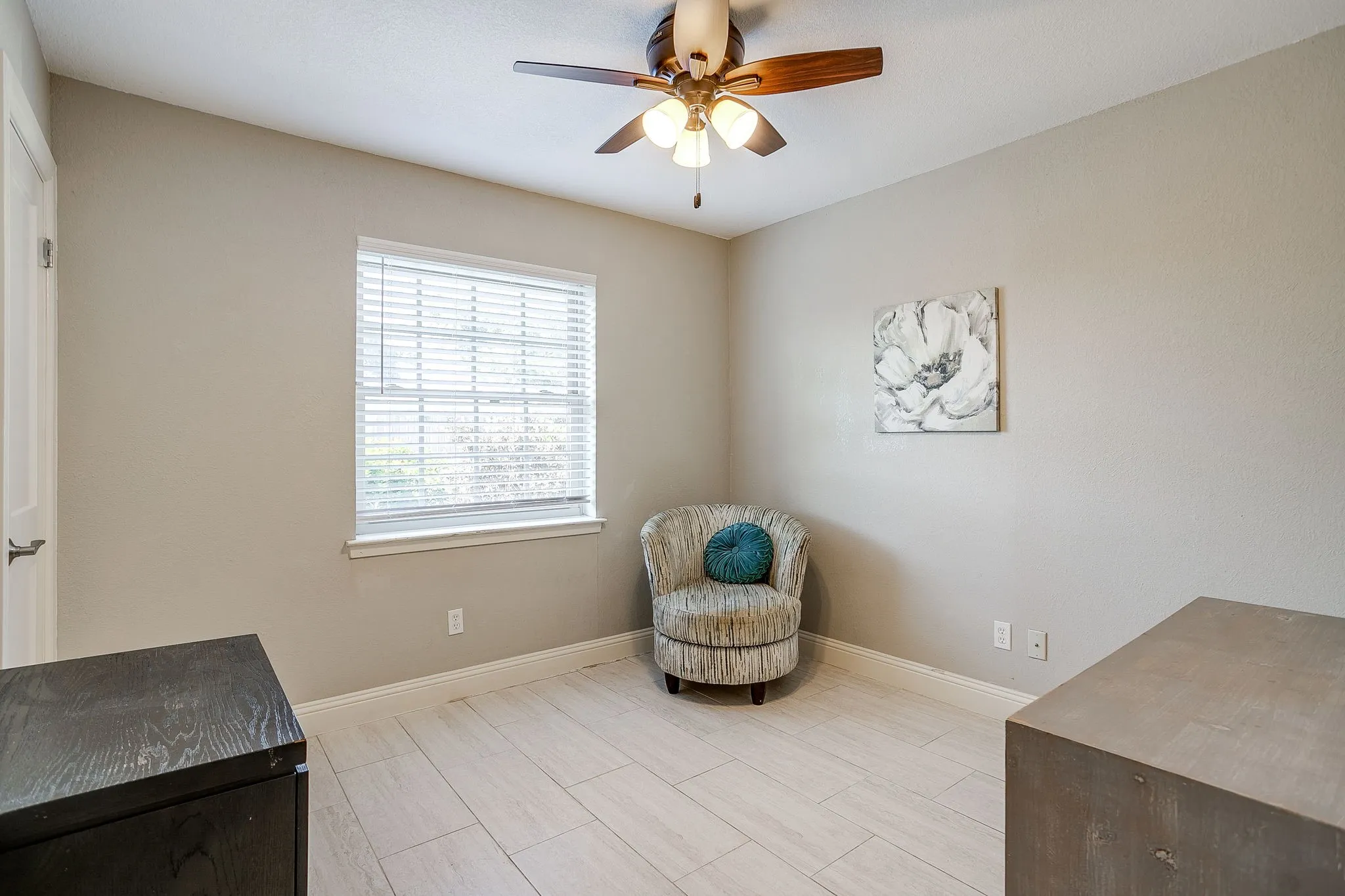 Single Family Residence For Sale in Tarrant County , 1304 Augusta Road, Benbrook, Texas 76126, 3 Bedroom, 2 Bathroom, 2 Garage spaces, 1,266 Sqft, built in 1978, mls#21364916, Real Estate Agent in Benbrook, Homes For Sale in Tarrant county, Homes For Sale in Benbrook, Realtor in Benbrook Texas, Real Estate Brokerage Independent Realty Texas, Luminita Cordes Realtor