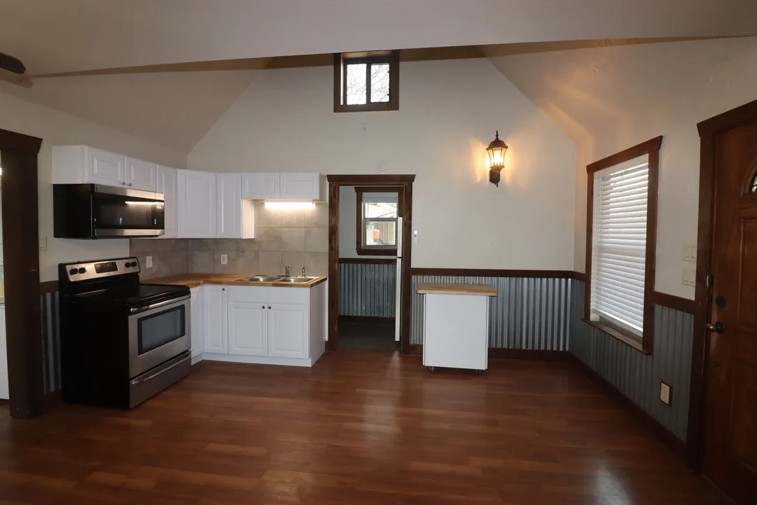 Single Family Residence For Rent in Parker County , 1800 Newport Road, Weatherford, Texas 76086, 1 Bedroom, 1 Bathroom, Garage spaces, 400 Sqft, built in 0, mls#21371223, Real Estate Agent in Weatherford, Homes For Rent in Parker county, Homes For Rent in Weatherford, Realtor in Weatherford Texas, Real Estate Brokerage Independent Realty Texas, Luminita Cordes Realtor