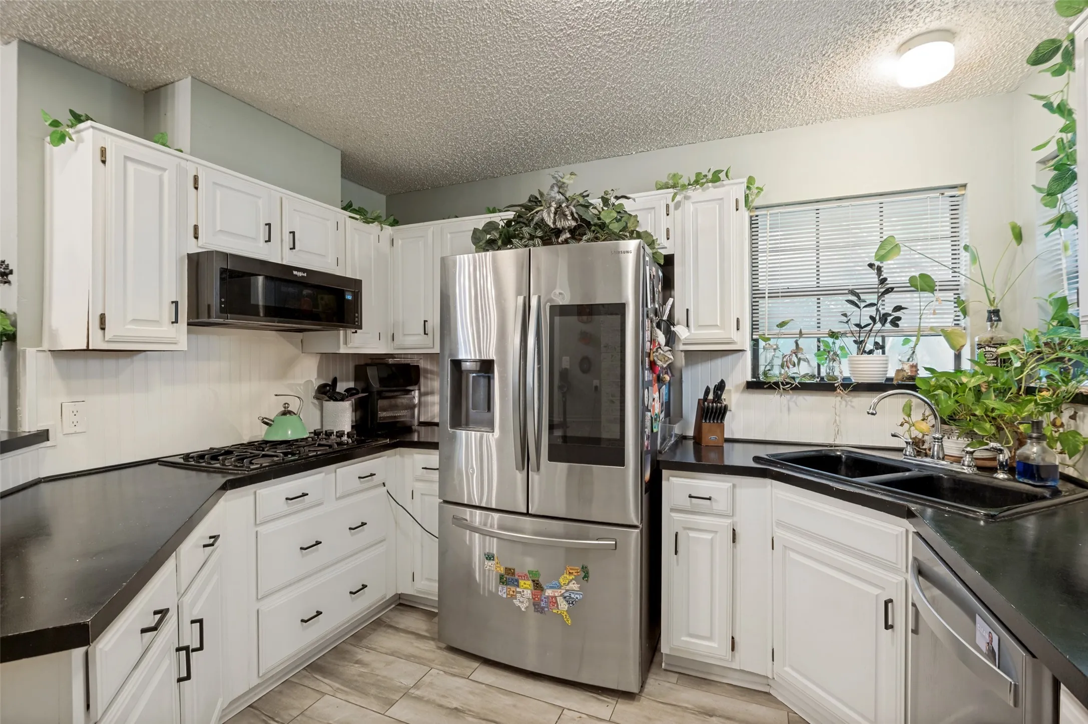 Single Family Residence For Sale in Denton County , 1006 Ridgeview, Carrollton, Texas 75007, 3 Bedroom, 2 Bathroom, 2 Garage spaces, 1,554 Sqft, built in 1983, mls#21358074, Real Estate Agent in Carrollton, Homes For Sale in Denton county, Homes For Sale in Carrollton, Realtor in Carrollton Texas, Real Estate Brokerage Independent Realty Texas, Luminita Cordes Realtor