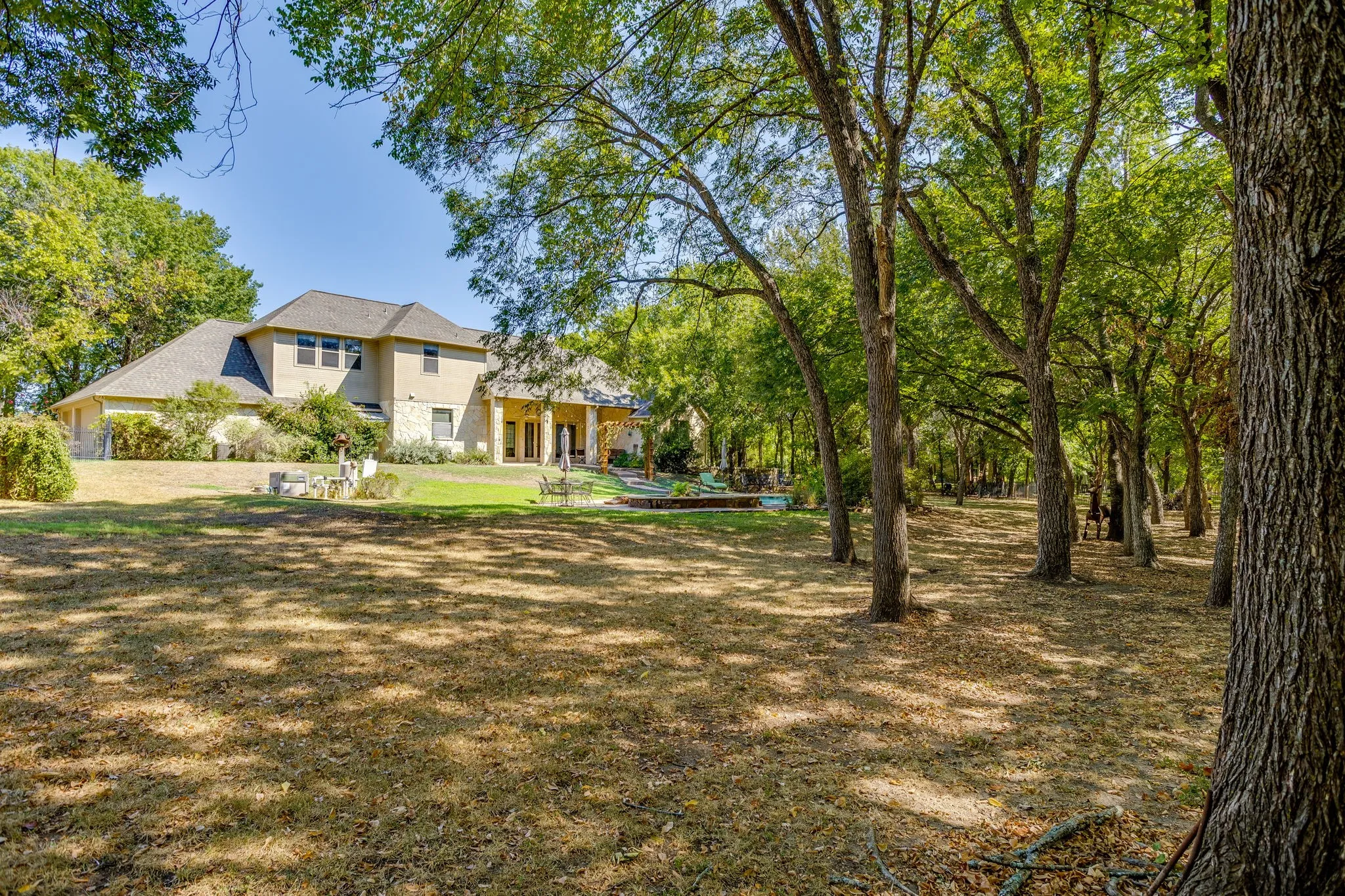 Single Family Residence For Sale in Parker County , 392 Creek Bend Drive, Aledo, Texas 76008, 4 Bedroom, 4 Bathroom, 3 Garage spaces, 3,997 Sqft, built in 2002, mls#21368243, Real Estate Agent in Aledo, Homes For Sale in Parker county, Homes For Sale in Aledo, Realtor in Aledo Texas, Real Estate Brokerage Independent Realty Texas, Luminita Cordes Realtor