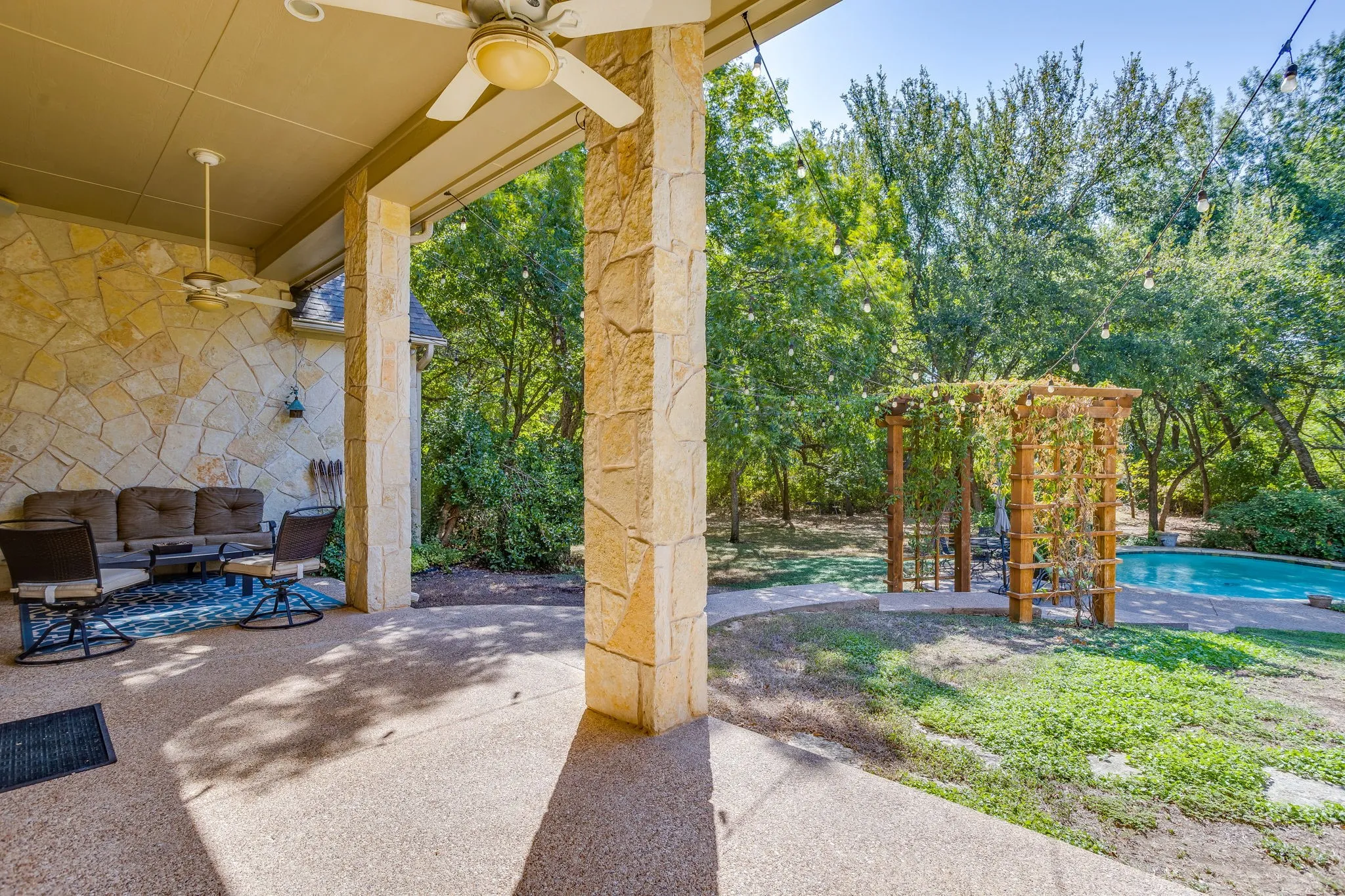 Single Family Residence For Sale in Parker County , 392 Creek Bend Drive, Aledo, Texas 76008, 4 Bedroom, 4 Bathroom, 3 Garage spaces, 3,997 Sqft, built in 2002, mls#21368243, Real Estate Agent in Aledo, Homes For Sale in Parker county, Homes For Sale in Aledo, Realtor in Aledo Texas, Real Estate Brokerage Independent Realty Texas, Luminita Cordes Realtor