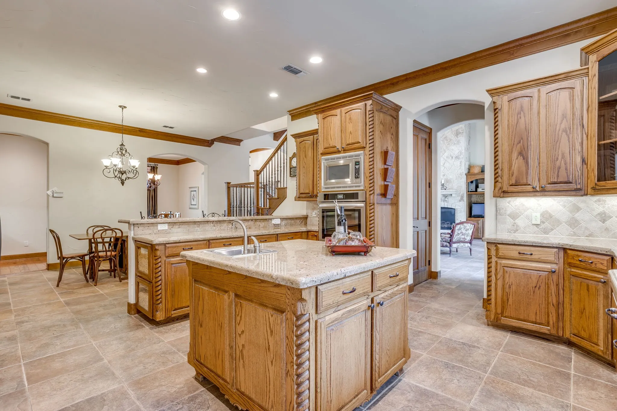 Single Family Residence For Sale in Parker County , 392 Creek Bend Drive, Aledo, Texas 76008, 4 Bedroom, 4 Bathroom, 3 Garage spaces, 3,997 Sqft, built in 2002, mls#21368243, Real Estate Agent in Aledo, Homes For Sale in Parker county, Homes For Sale in Aledo, Realtor in Aledo Texas, Real Estate Brokerage Independent Realty Texas, Luminita Cordes Realtor