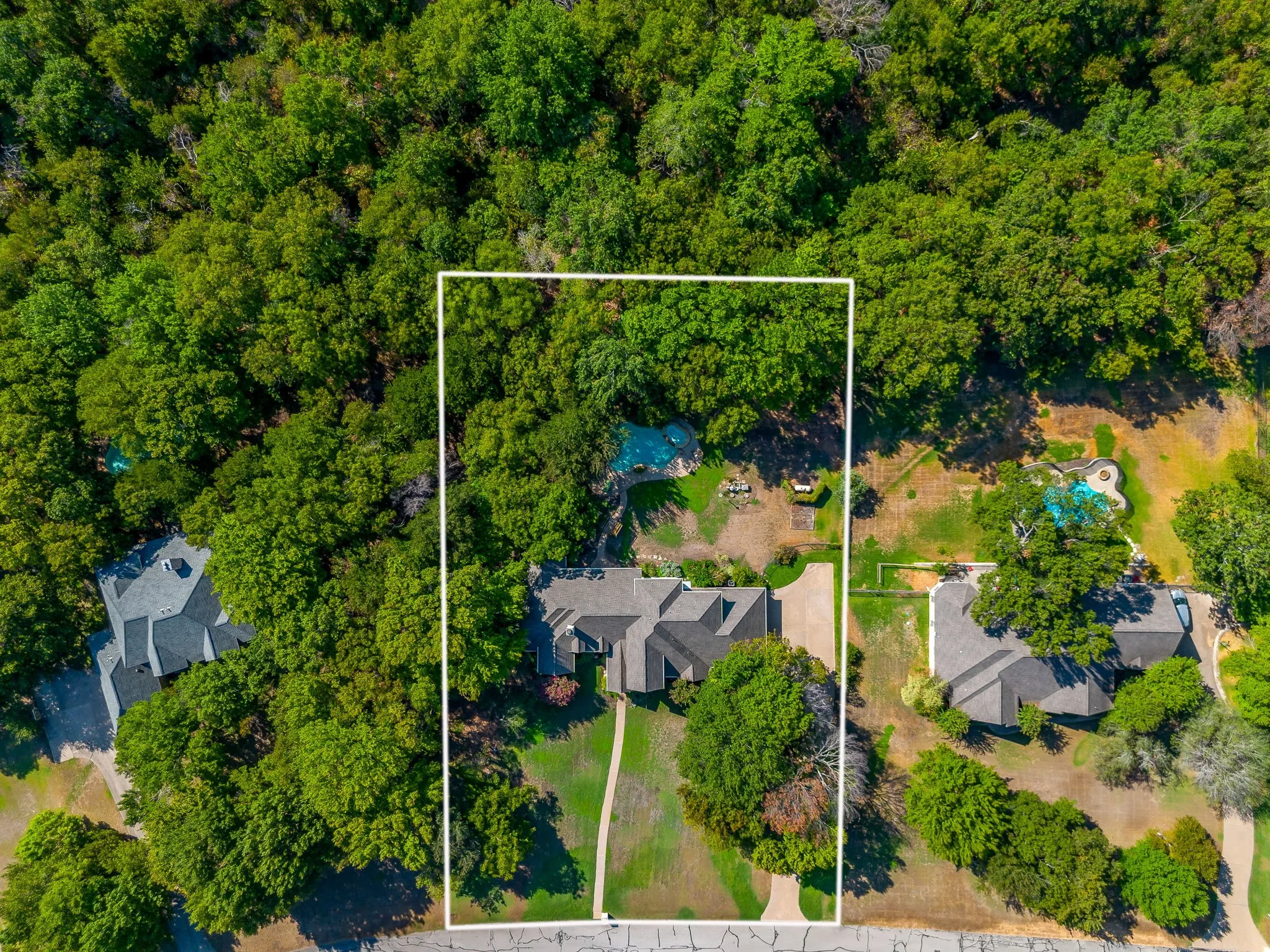 Single Family Residence For Sale in Parker County , 392 Creek Bend Drive, Aledo, Texas 76008, 4 Bedroom, 4 Bathroom, 3 Garage spaces, 3,997 Sqft, built in 2002, mls#21368243, Real Estate Agent in Aledo, Homes For Sale in Parker county, Homes For Sale in Aledo, Realtor in Aledo Texas, Real Estate Brokerage Independent Realty Texas, Luminita Cordes Realtor