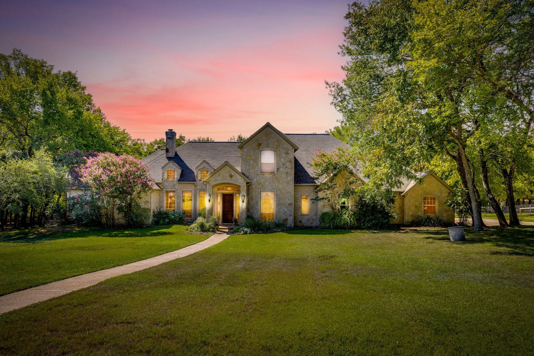 Single Family Residence For Sale in Parker County , 392 Creek Bend Drive, Aledo, Texas 76008, 4 Bedroom, 4 Bathroom, 3 Garage spaces, 3,997 Sqft, built in 2002, mls#21368243, Real Estate Agent in Aledo, Homes For Sale in Parker county, Homes For Sale in Aledo, Realtor in Aledo Texas, Real Estate Brokerage Independent Realty Texas, Luminita Cordes Realtor