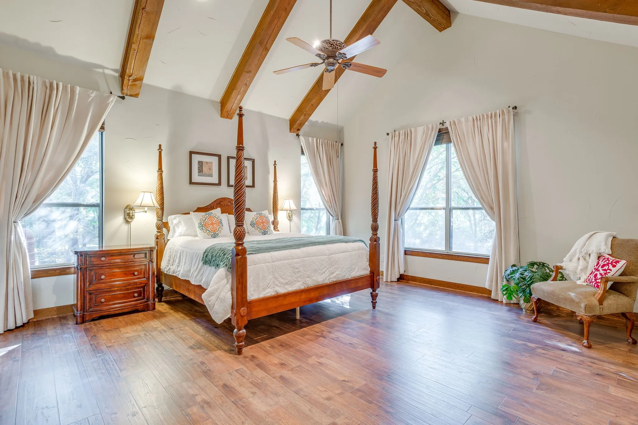 Single Family Residence For Sale in Parker County , 392 Creek Bend Drive, Aledo, Texas 76008, 4 Bedroom, 4 Bathroom, 3 Garage spaces, 3,997 Sqft, built in 2002, mls#21368243, Real Estate Agent in Aledo, Homes For Sale in Parker county, Homes For Sale in Aledo, Realtor in Aledo Texas, Real Estate Brokerage Independent Realty Texas, Luminita Cordes Realtor