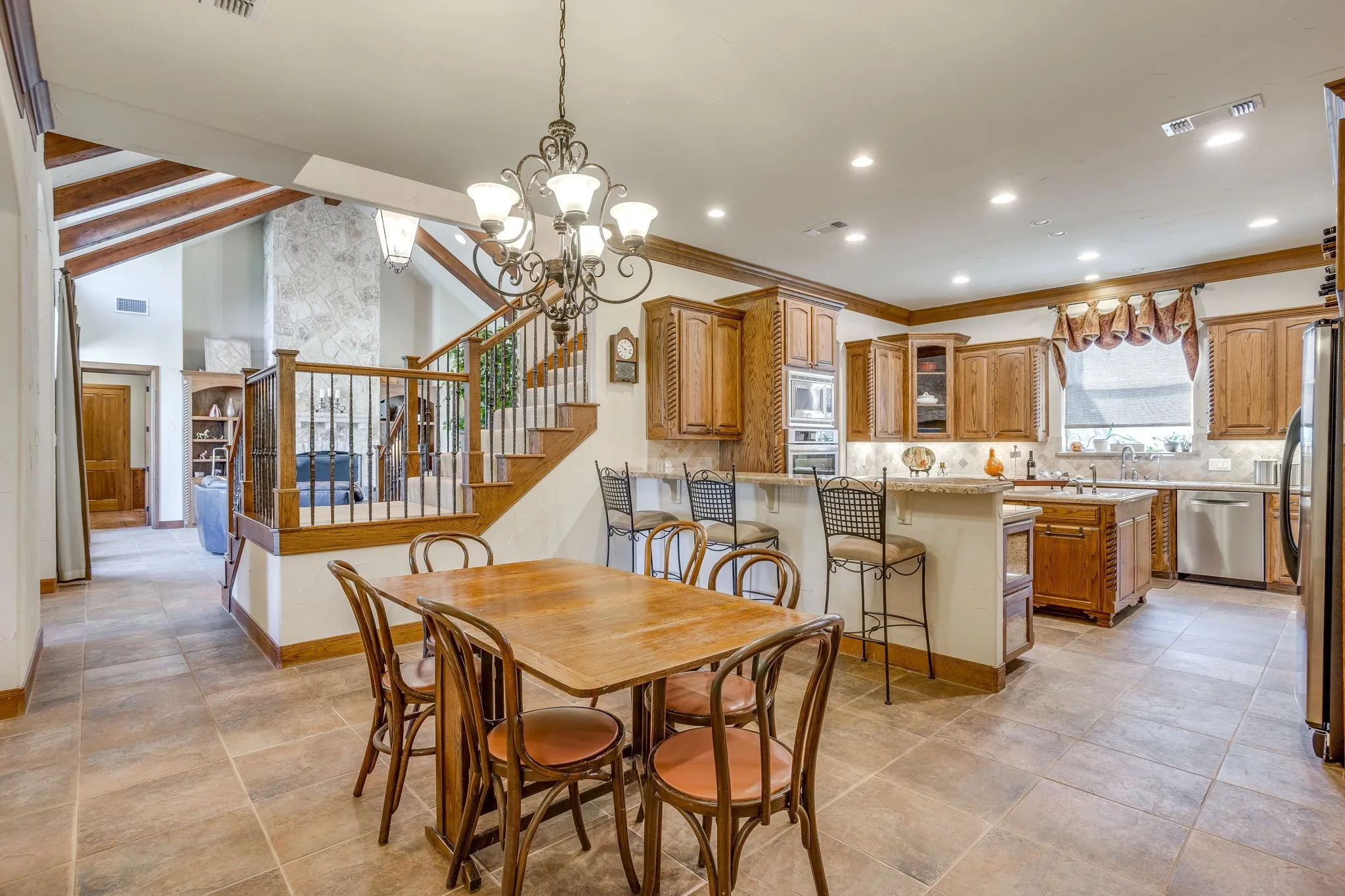 Single Family Residence For Sale in Parker County , 392 Creek Bend Drive, Aledo, Texas 76008, 4 Bedroom, 4 Bathroom, 3 Garage spaces, 3,997 Sqft, built in 2002, mls#21368243, Real Estate Agent in Aledo, Homes For Sale in Parker county, Homes For Sale in Aledo, Realtor in Aledo Texas, Real Estate Brokerage Independent Realty Texas, Luminita Cordes Realtor