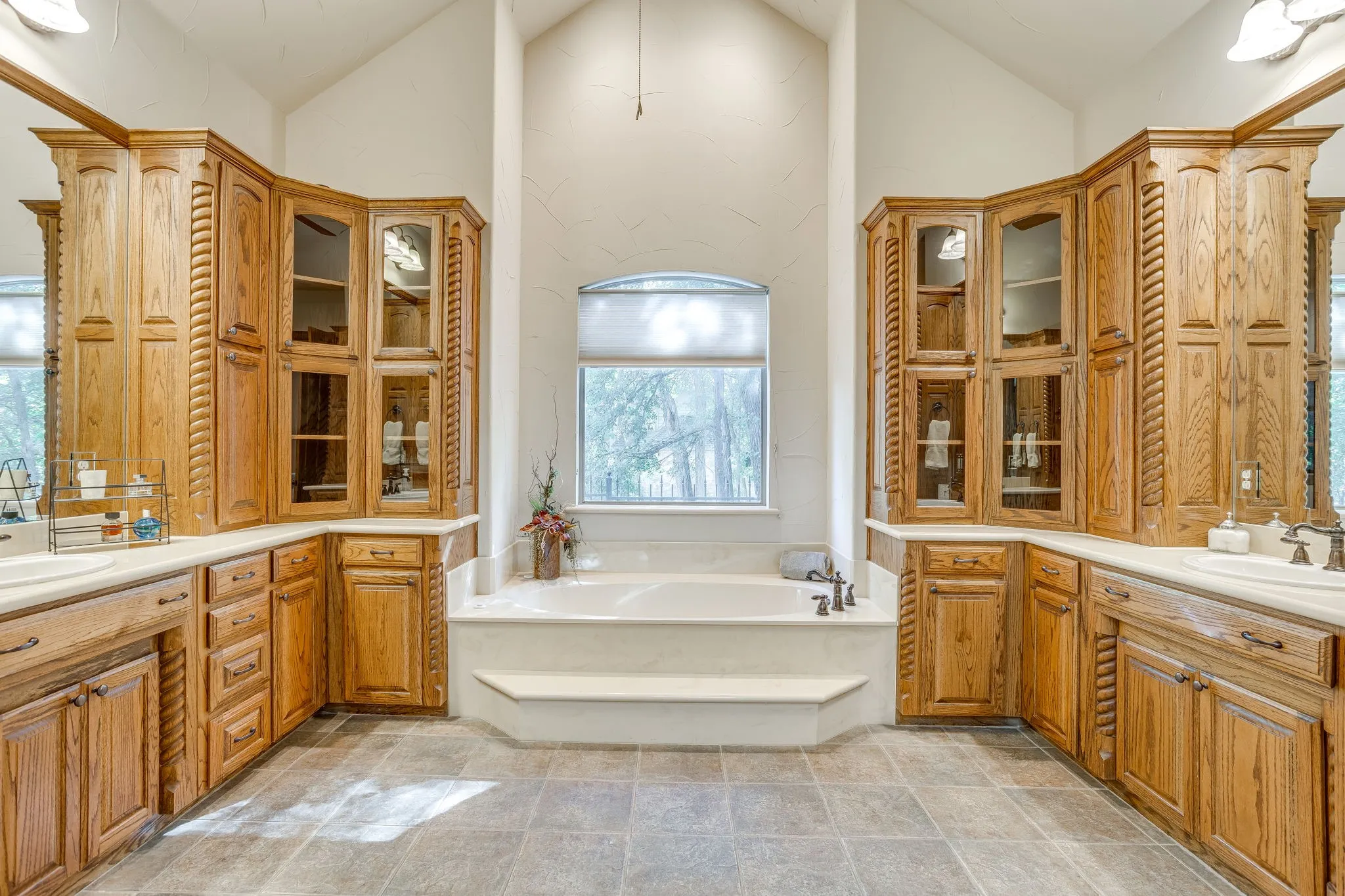 Single Family Residence For Sale in Parker County , 392 Creek Bend Drive, Aledo, Texas 76008, 4 Bedroom, 4 Bathroom, 3 Garage spaces, 3,997 Sqft, built in 2002, mls#21368243, Real Estate Agent in Aledo, Homes For Sale in Parker county, Homes For Sale in Aledo, Realtor in Aledo Texas, Real Estate Brokerage Independent Realty Texas, Luminita Cordes Realtor