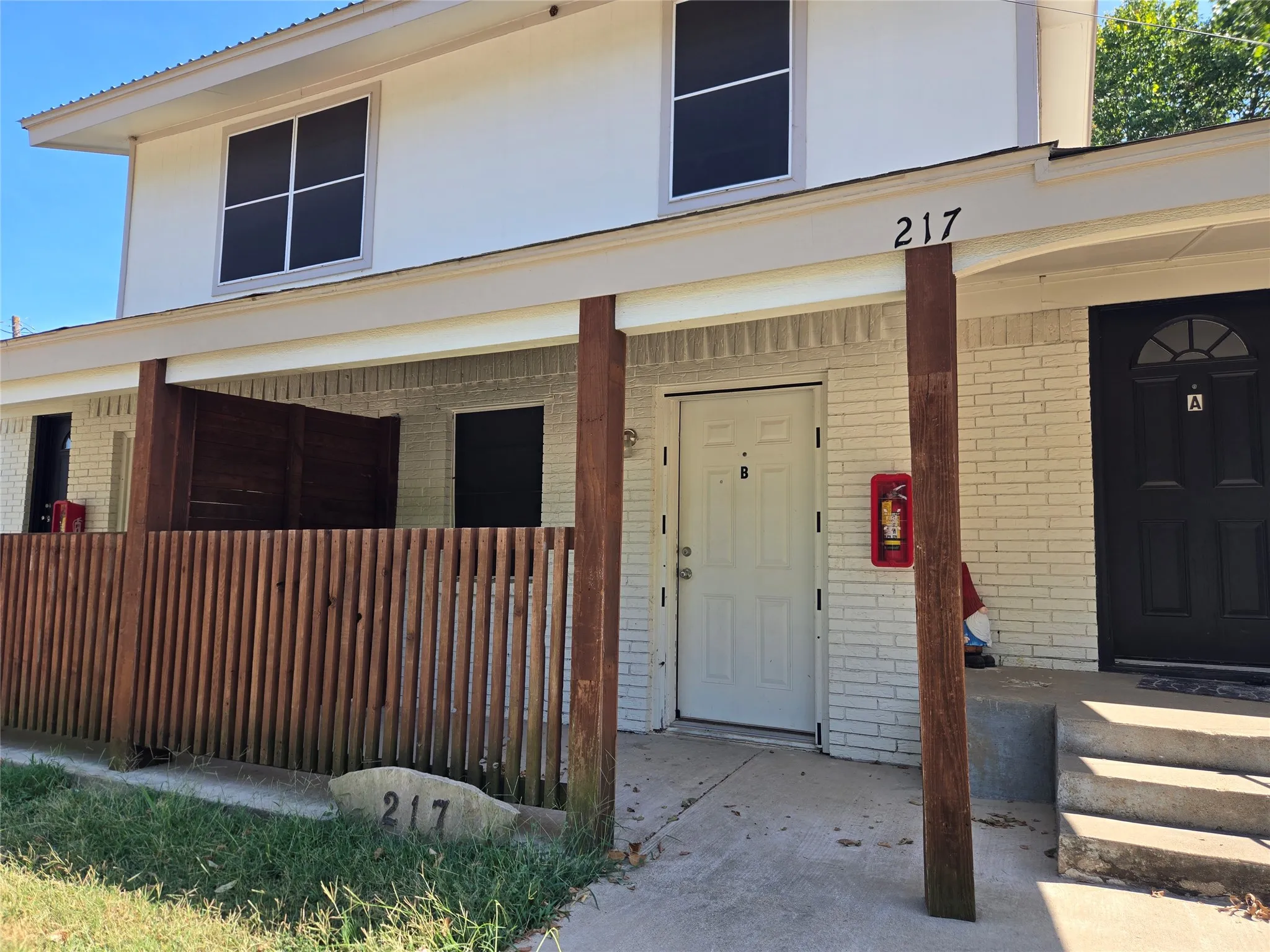 Apartment For Rent in Johnson County , 217 E 3rd Street B, Keene, Texas 76059, 1 Bedroom, 1 Bathroom, Garage spaces, 350 Sqft, built in 1971, mls#21370350, Real Estate Agent in Keene, Homes For Rent in Johnson county, Homes For Rent in Keene, Realtor in Keene Texas, Real Estate Brokerage Independent Realty Texas, Luminita Cordes Realtor