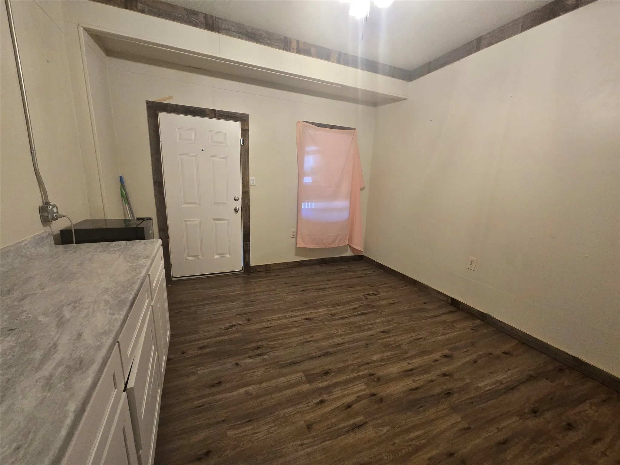 Apartment For Rent in Johnson County , 217 E 3rd Street B, Keene, Texas 76059, 1 Bedroom, 1 Bathroom, Garage spaces, 350 Sqft, built in 1971, mls#21370350, Real Estate Agent in Keene, Homes For Rent in Johnson county, Homes For Rent in Keene, Realtor in Keene Texas, Real Estate Brokerage Independent Realty Texas, Luminita Cordes Realtor