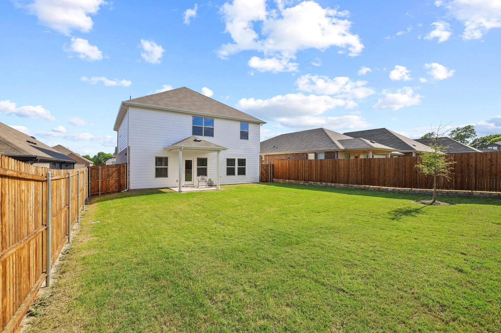 Single Family Residence For Rent in Grayson County , 2211 Gustavus Drive, Sherman, Texas 75092, 4 Bedroom, 3 Bathroom, 2 Garage spaces, 2,394 Sqft, built in 2024, mls#21371167, Real Estate Agent in Sherman, Homes For Rent in Grayson county, Homes For Rent in Sherman, Realtor in Sherman Texas, Real Estate Brokerage Independent Realty Texas, Luminita Cordes Realtor