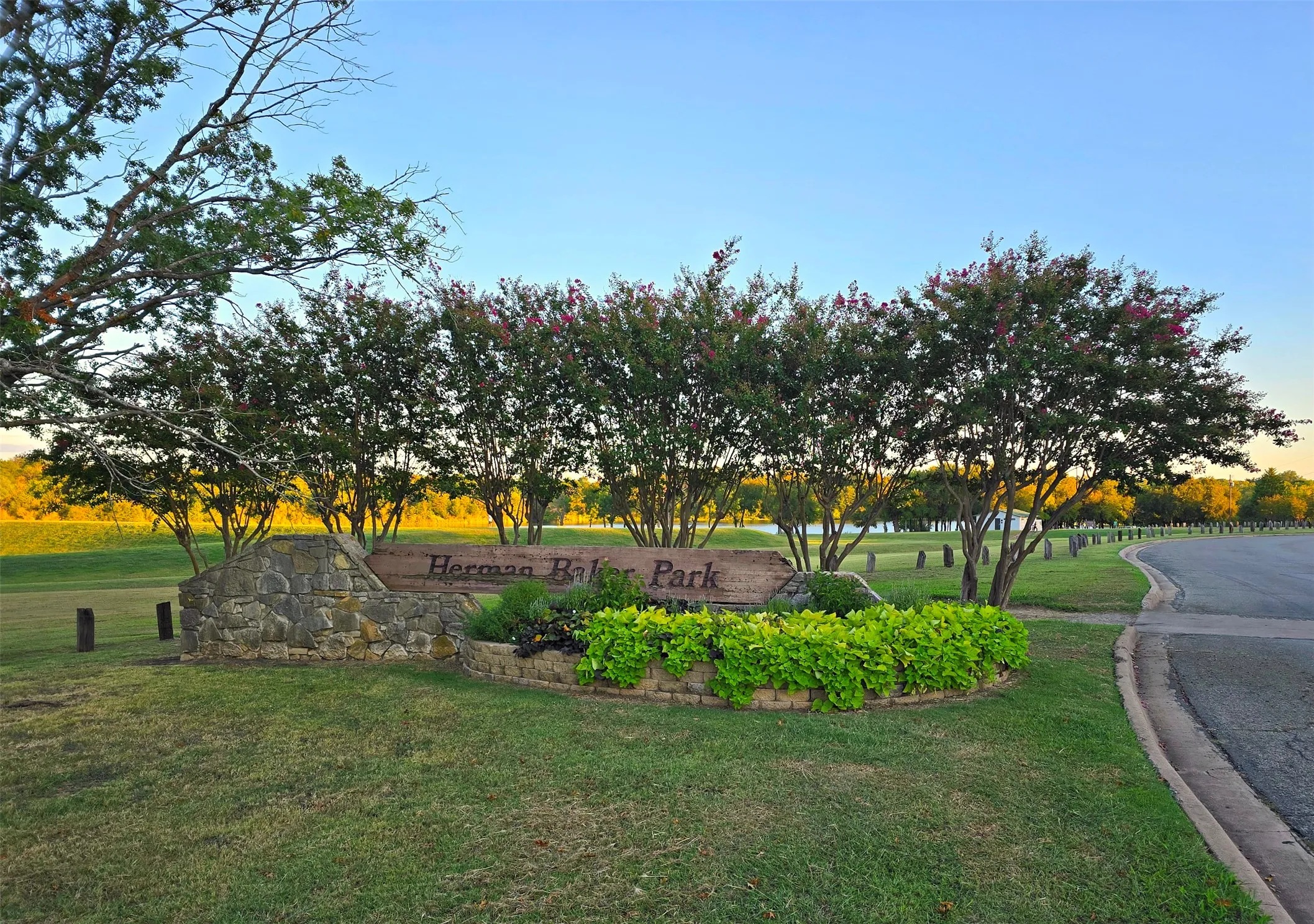 Single Family Residence For Rent in Grayson County , 2211 Gustavus Drive, Sherman, Texas 75092, 4 Bedroom, 3 Bathroom, 2 Garage spaces, 2,394 Sqft, built in 2024, mls#21371167, Real Estate Agent in Sherman, Homes For Rent in Grayson county, Homes For Rent in Sherman, Realtor in Sherman Texas, Real Estate Brokerage Independent Realty Texas, Luminita Cordes Realtor
