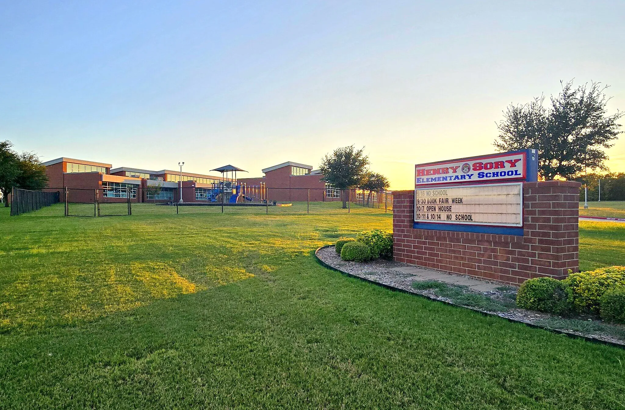 Single Family Residence For Rent in Grayson County , 2211 Gustavus Drive, Sherman, Texas 75092, 4 Bedroom, 3 Bathroom, 2 Garage spaces, 2,394 Sqft, built in 2024, mls#21371167, Real Estate Agent in Sherman, Homes For Rent in Grayson county, Homes For Rent in Sherman, Realtor in Sherman Texas, Real Estate Brokerage Independent Realty Texas, Luminita Cordes Realtor