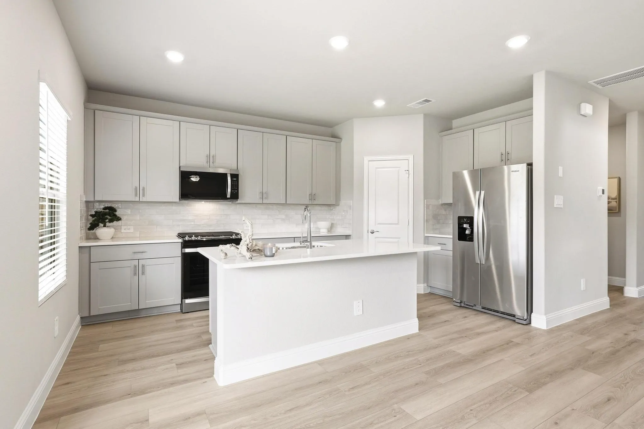 Single Family Residence For Rent in Grayson County , 2211 Gustavus Drive, Sherman, Texas 75092, 4 Bedroom, 3 Bathroom, 2 Garage spaces, 2,394 Sqft, built in 2024, mls#21371167, Real Estate Agent in Sherman, Homes For Rent in Grayson county, Homes For Rent in Sherman, Realtor in Sherman Texas, Real Estate Brokerage Independent Realty Texas, Luminita Cordes Realtor